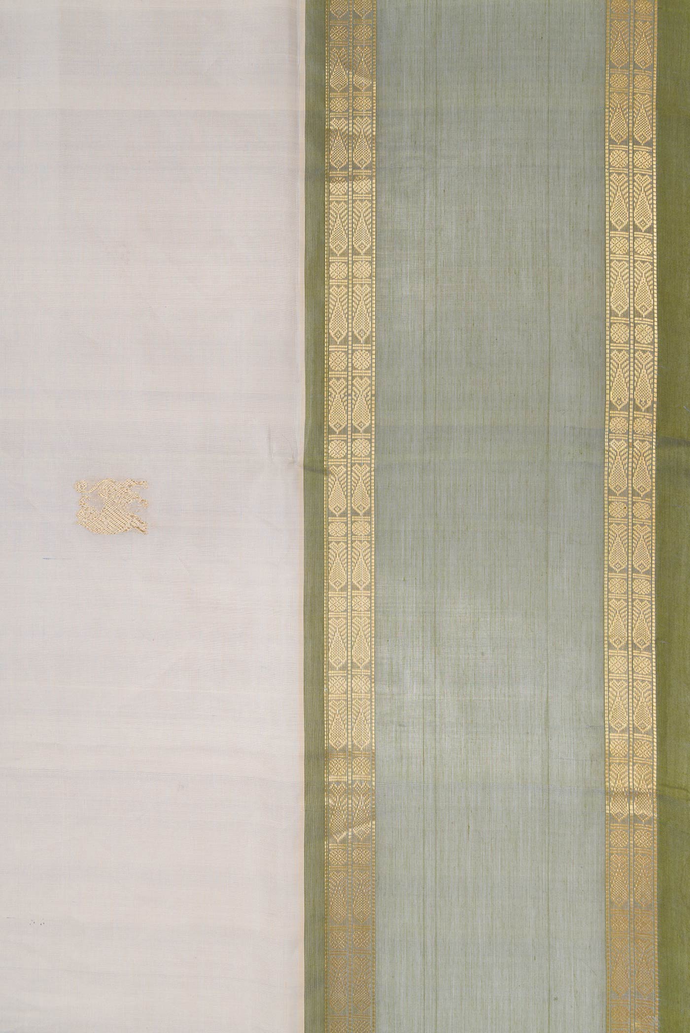 Border image of Grey Dual Tone Silk Cotton Saree with Zari Butta on the body and Zari Border. 