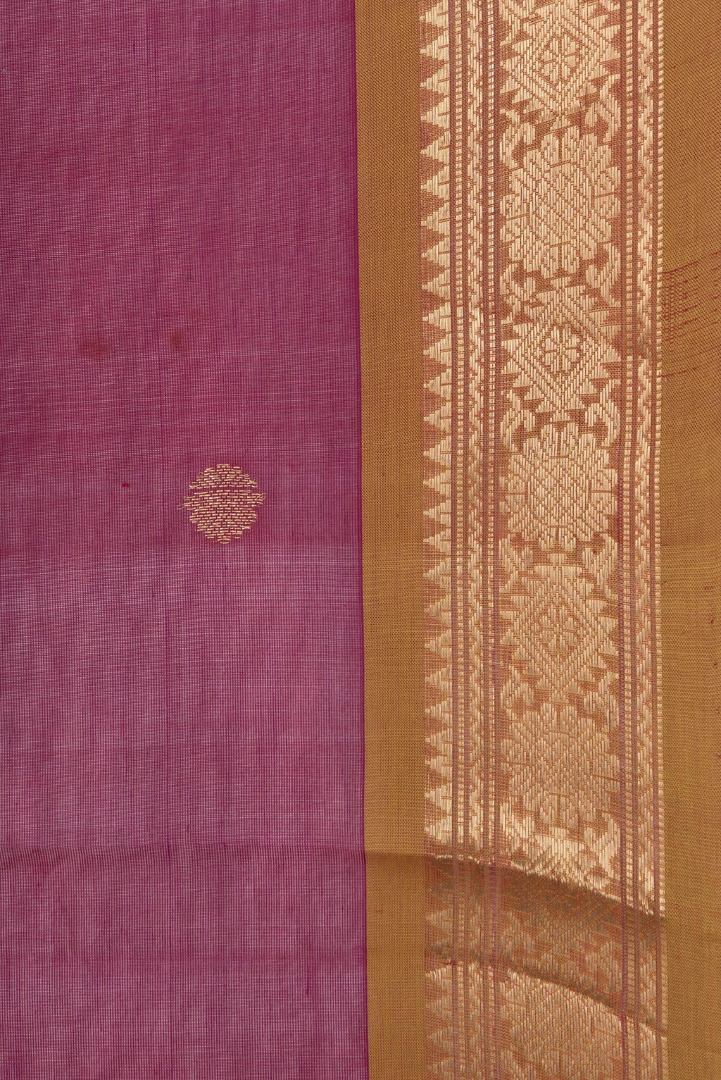 Border image of Pink Dual Tone Silk Cotton Saree with Zari Butta on the body and Zari Border. 