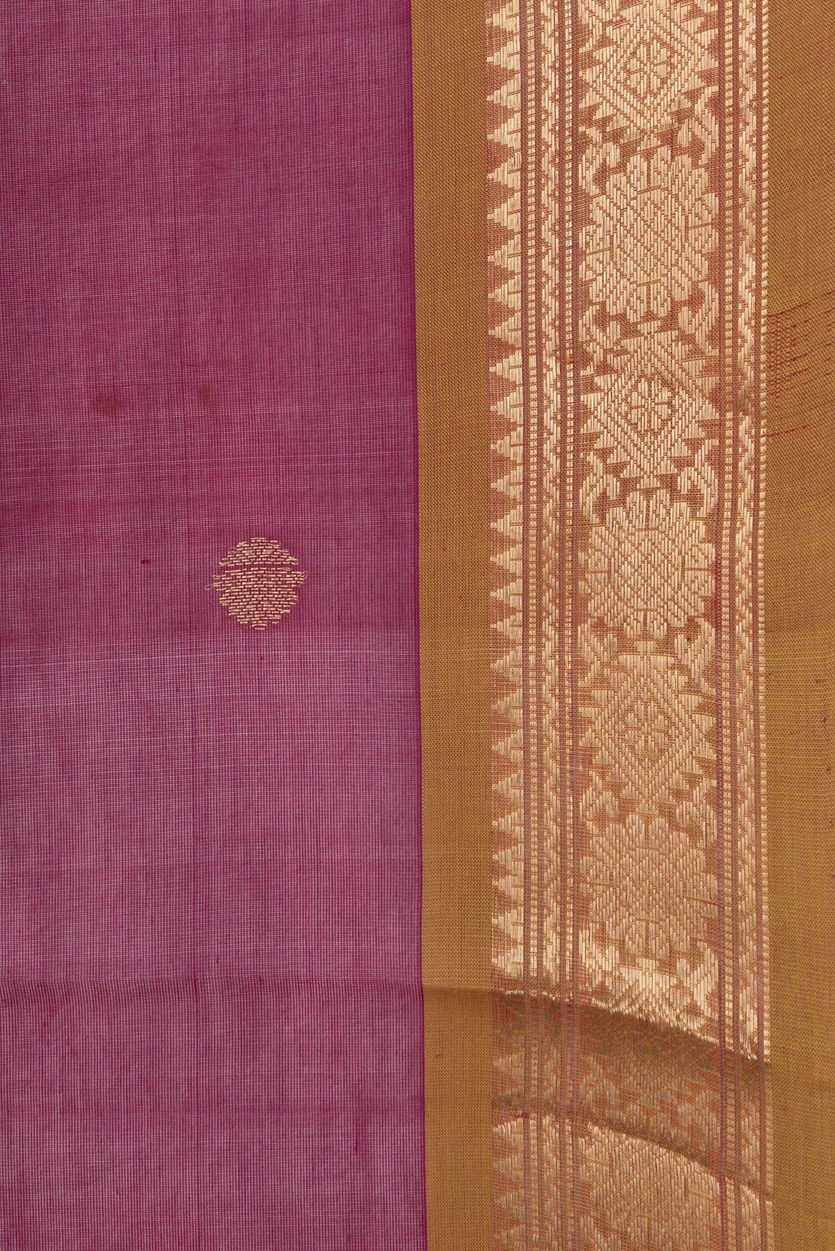 Border image of Pink Dual Tone Silk Cotton Saree with Zari Butta on the body and Zari Border. 