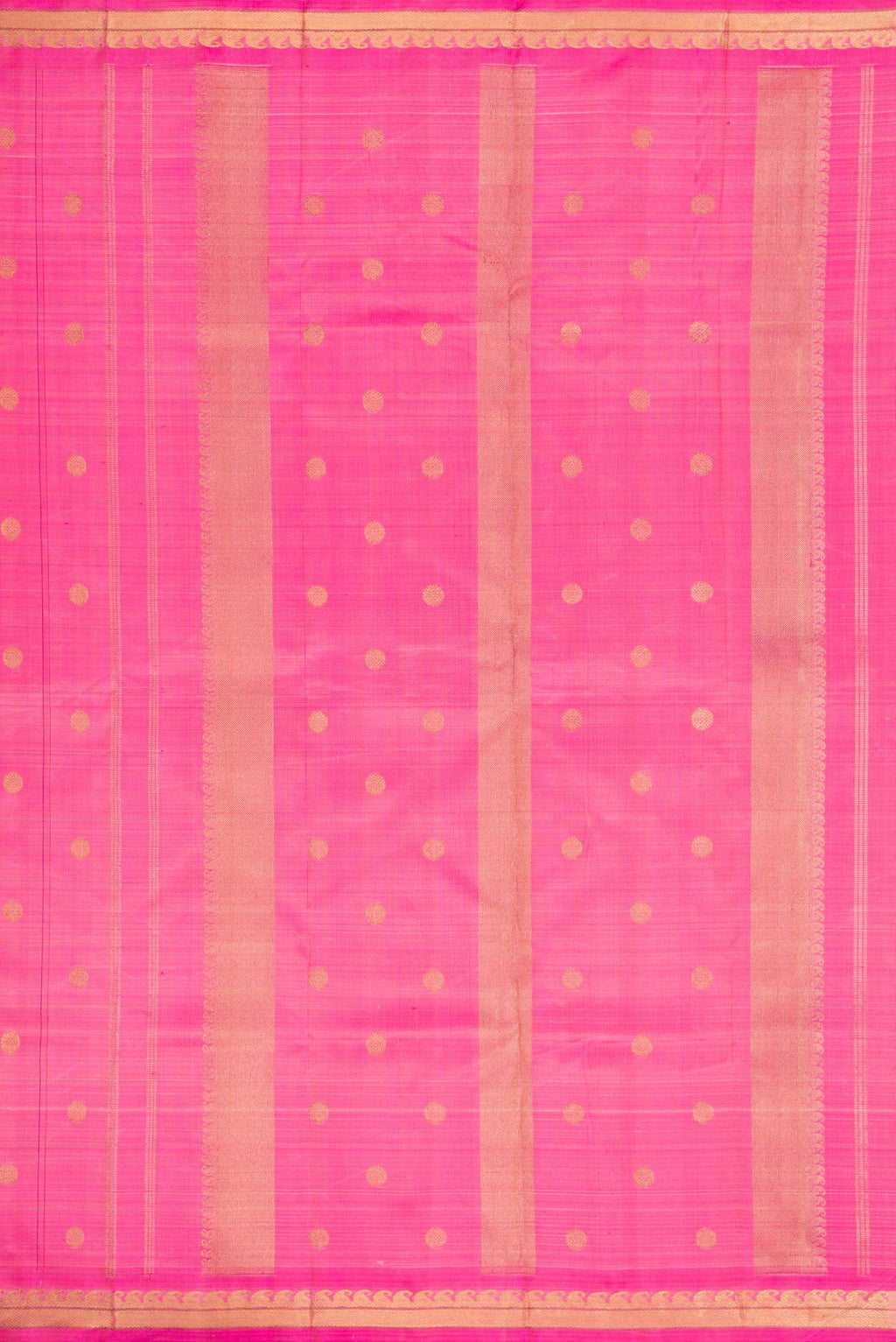 Close up image of the pallu of Pure Silk Pure Zari Pink Dual Tone Kanchipuram Saree with Checked design on the body and Zari Border. 