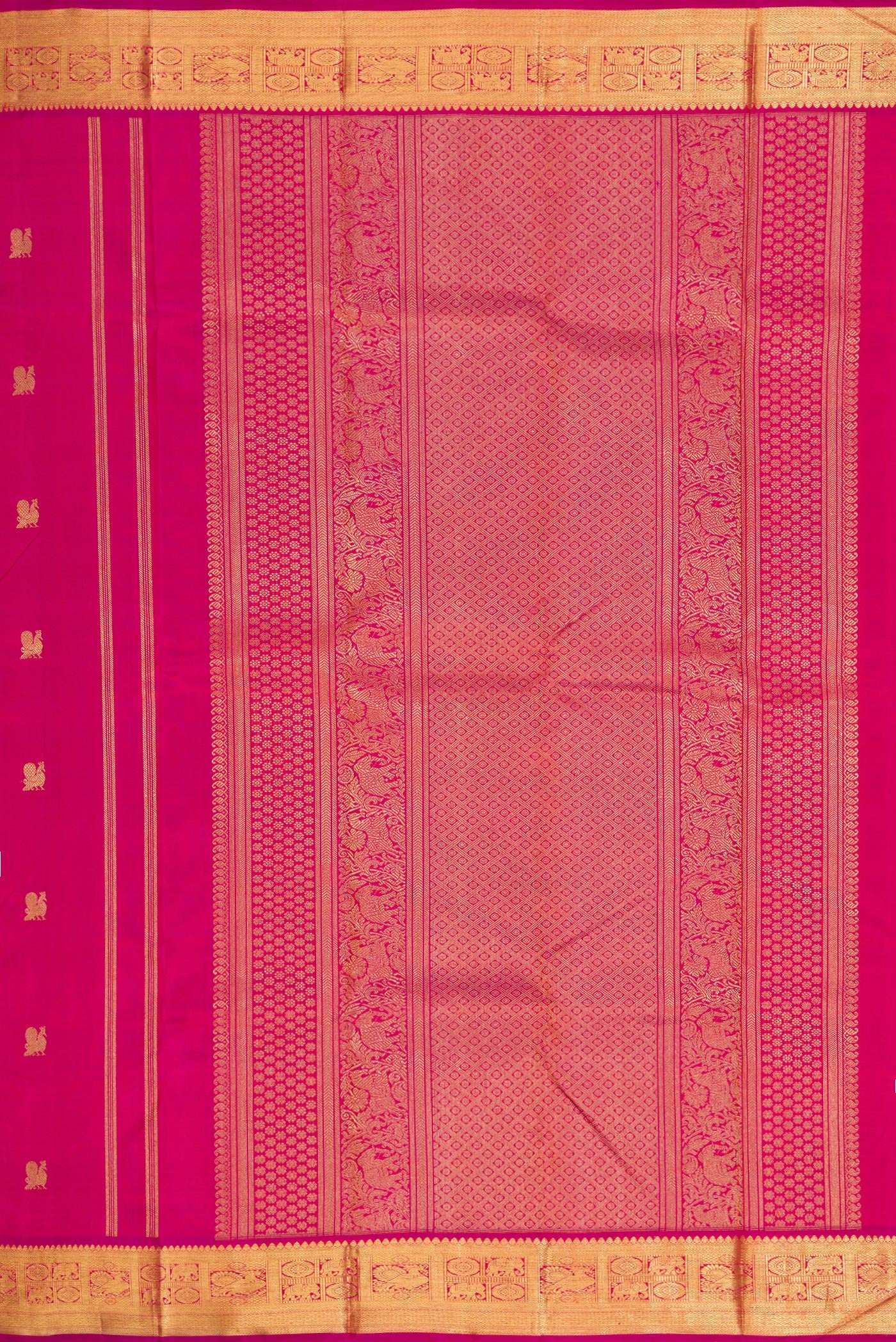 Close up image of the pallu of Pure Silk Pure Zari Magenta Dual Tone Kanchipuram Saree with Zari Butta on the body and Zari Border. 