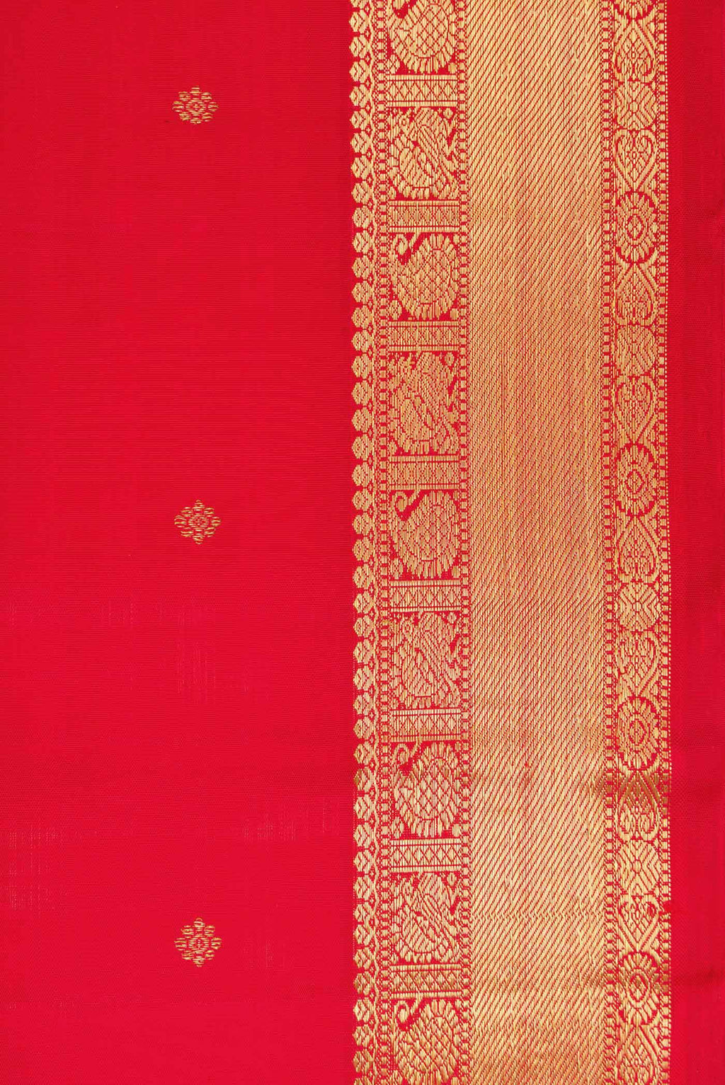 Border image of Pure Silk Pure Zari Red Dual Tone Kanchipuram Saree with Zari Butta on the body and Zari Border. 