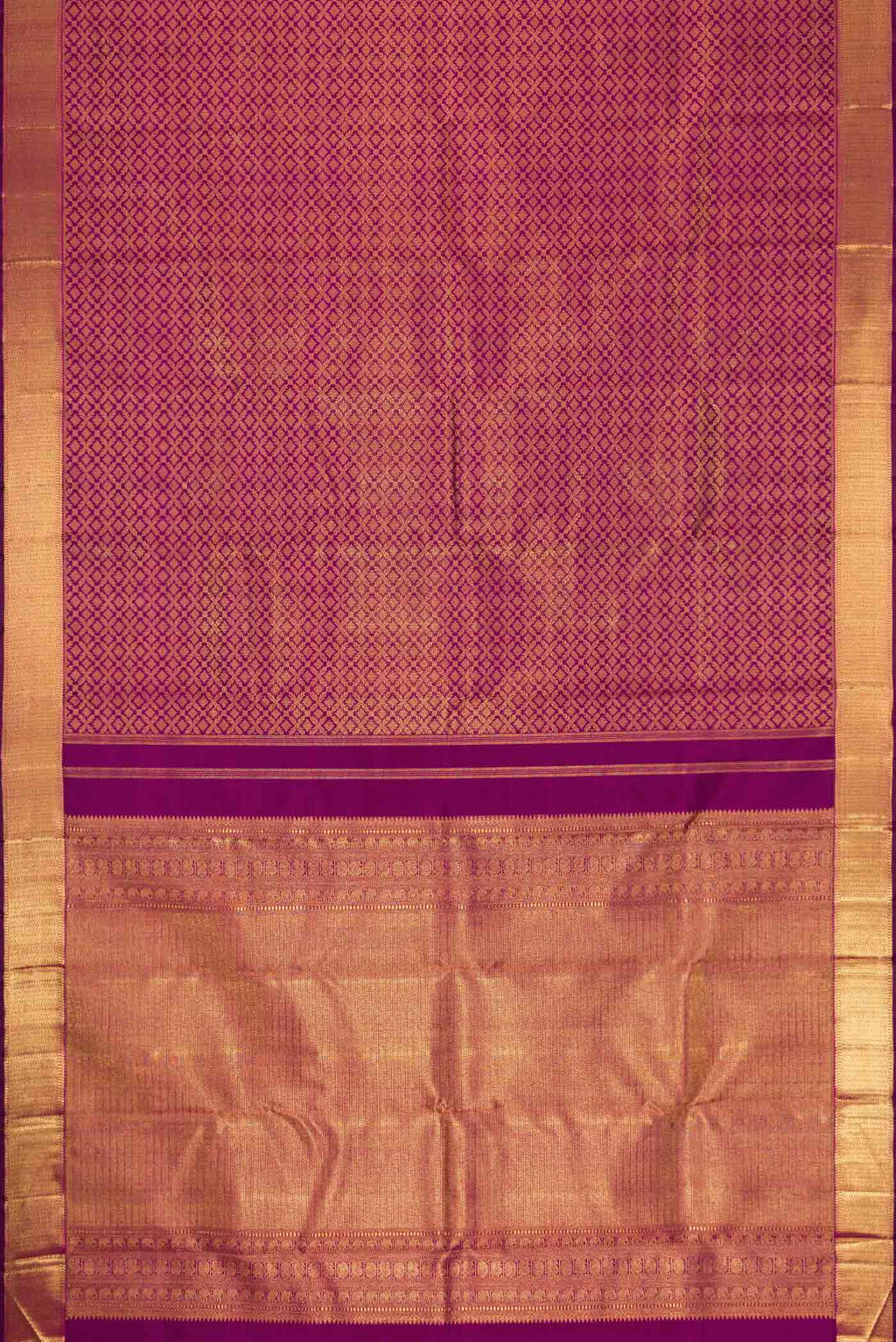 Flat view of Magenta Dual Tone Kanchipuram Silk Saree with Zari Brocade on the body and Zari Border