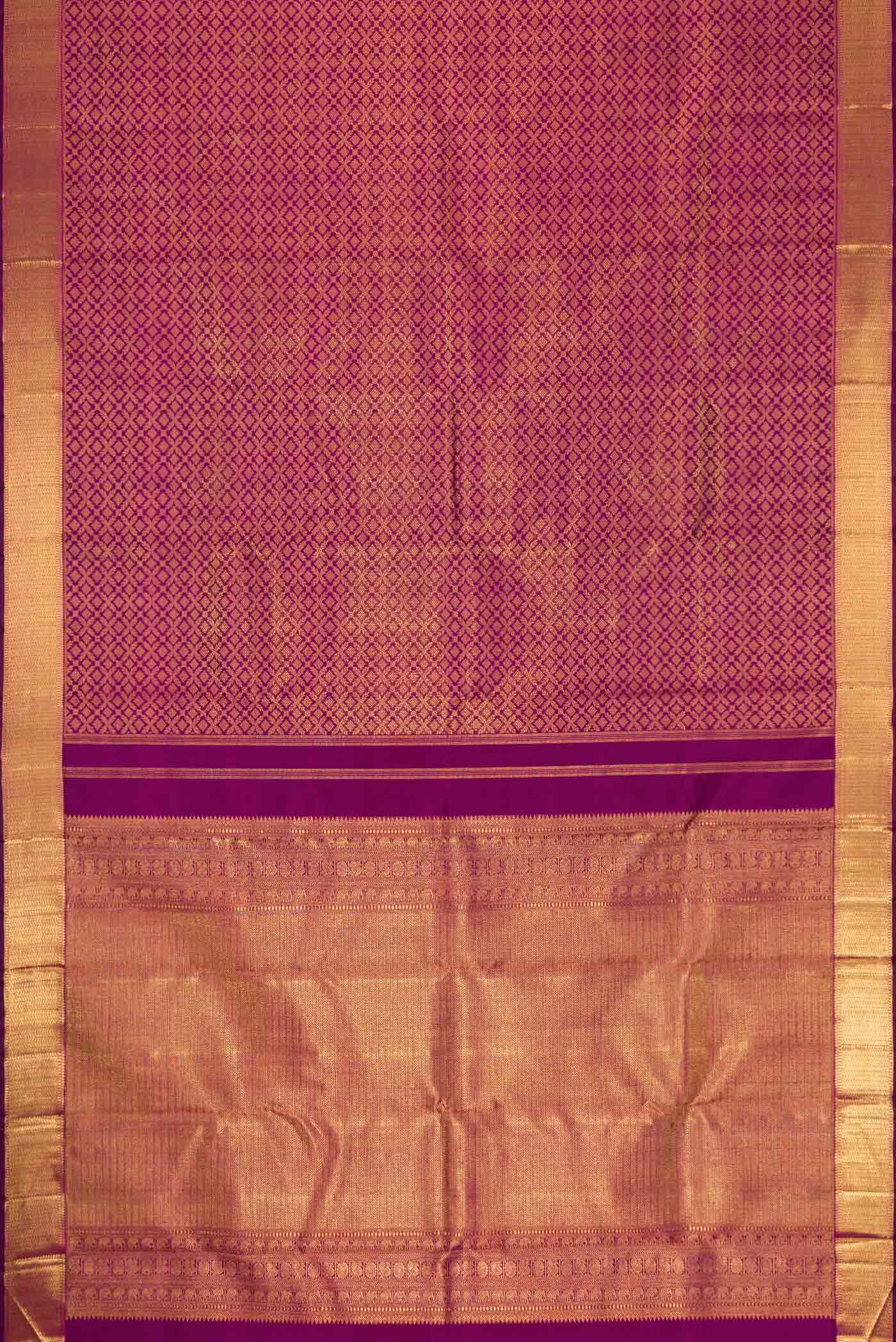 Flat view of Magenta Dual Tone Kanchipuram Silk Saree with Zari Brocade on the body and Zari Border