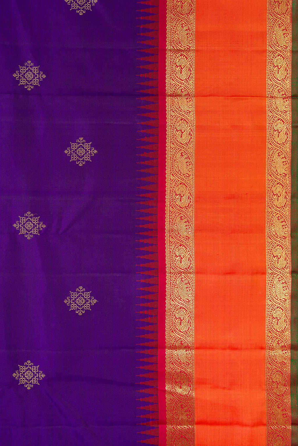 Border image of Pure Silk Pure Zari Royal Blue Dual Tone Kanjivaram Saree with Zari Butta on the body and Zari Border. 