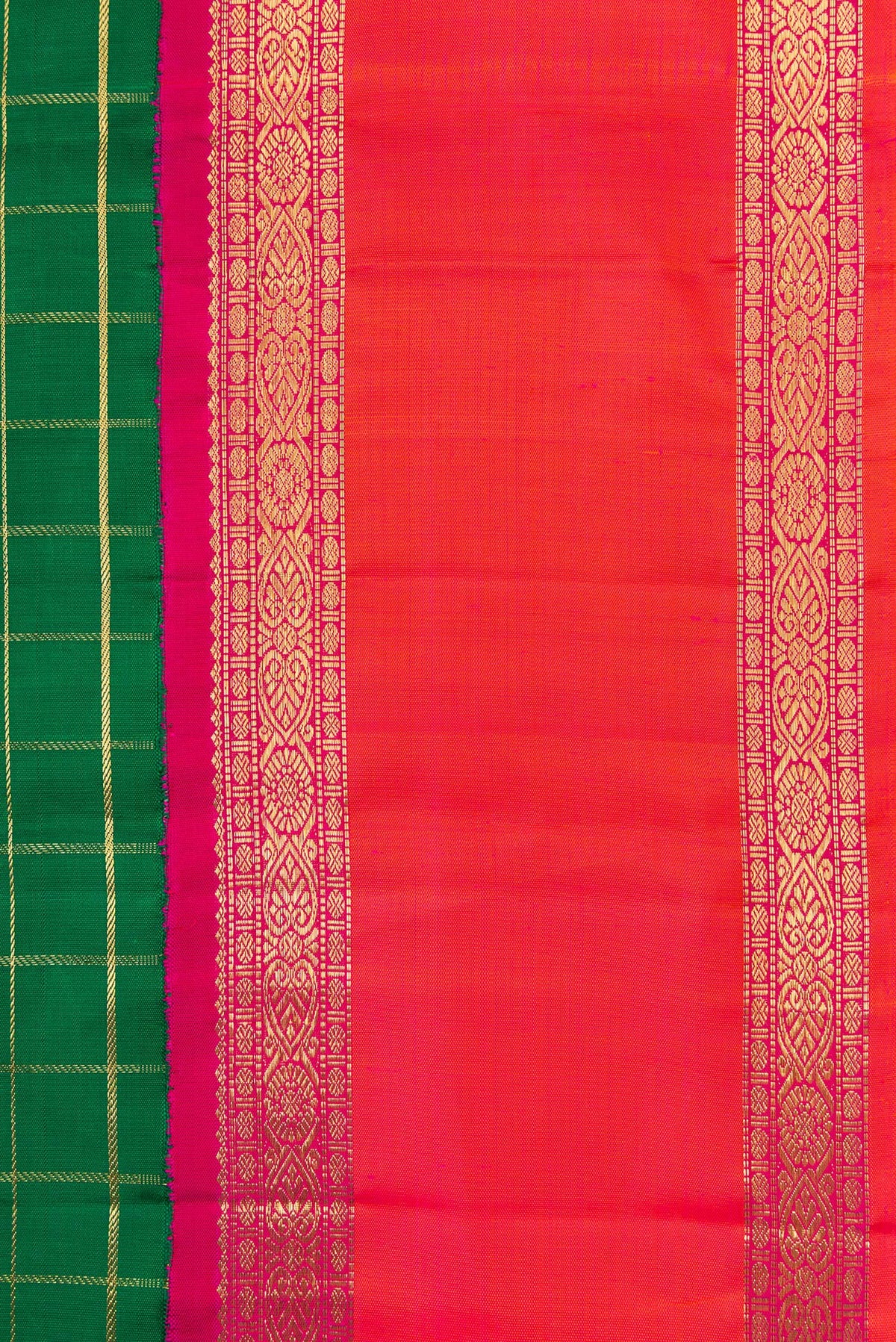 Border image of Pure Silk Pure Zari Bottle Green Dual Tone Kanjivaram Saree with Checked design on the body and Zari Border. 