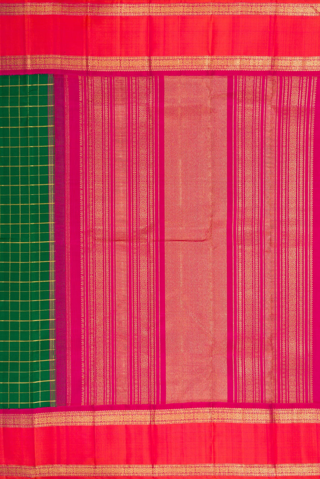 Close up image of the pallu of Pure Silk Pure Zari Bottle Green Dual Tone Kanjivaram Saree with Checked design on the body and Zari Border. 