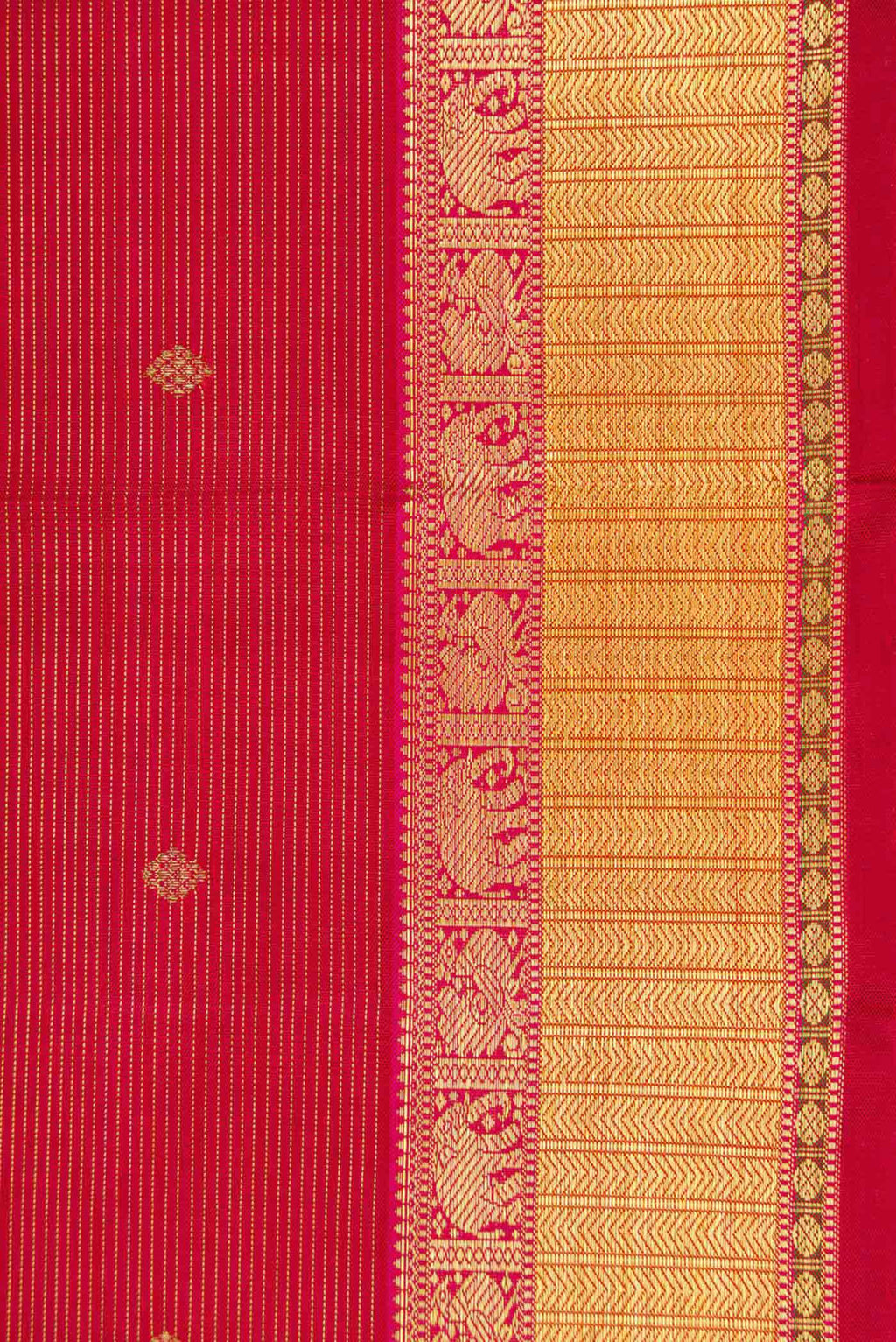 Border image of Pure Silk Pure Zari Maroon Dual Tone Kanchipuram Saree with Zari Butta on the body and Zari Border