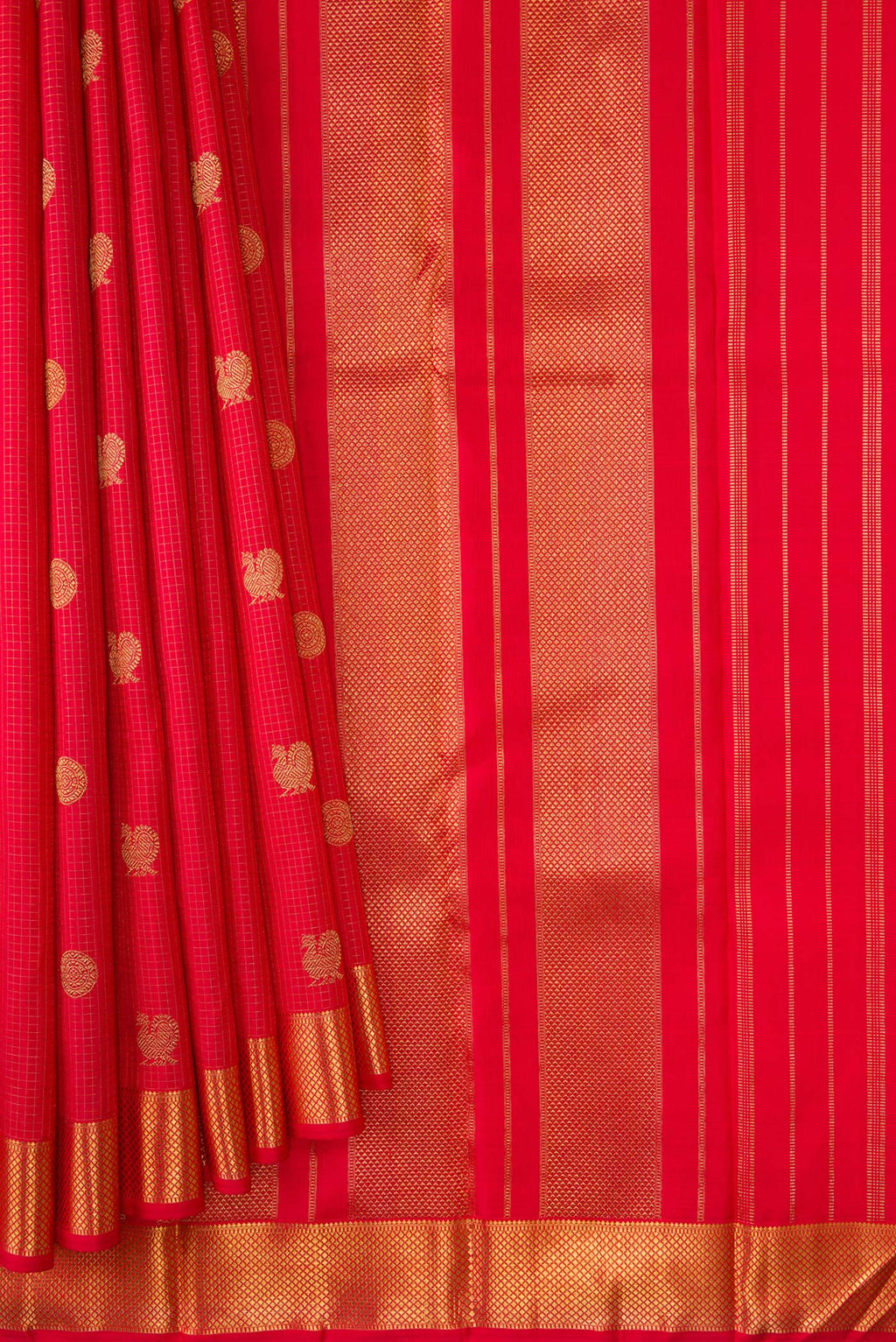 Pleats and pallu of Pure Silk Pure Zari Dark Pink Dual Tone Kanjivaram Saree with Zari Butta on the body and Zari Border. 