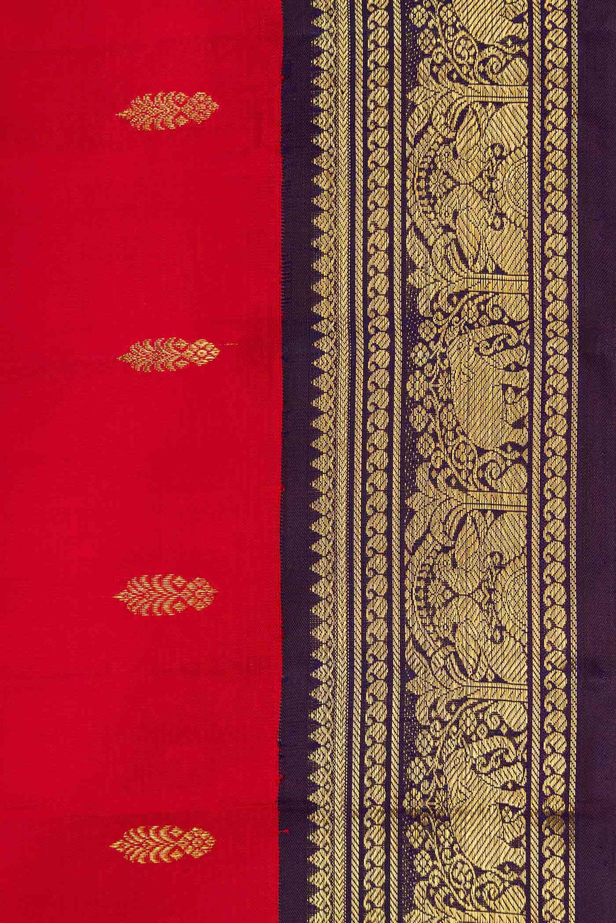 Border image of Pure Silk Pure Zari Red Dual Tone Kanchipuram Saree with Zari Butta on the body and Zari Border