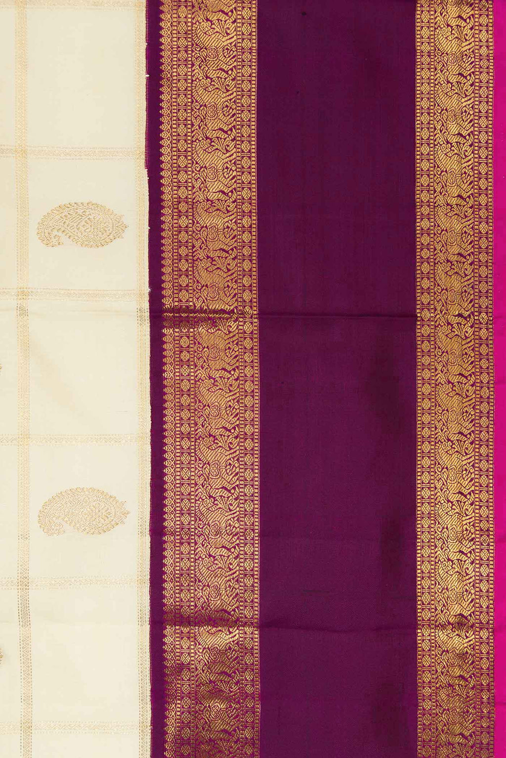 Border image of Pure Silk Pure Zari Sandal Dual Tone Kanchipuram Saree with Checked design on the body and Zari Border