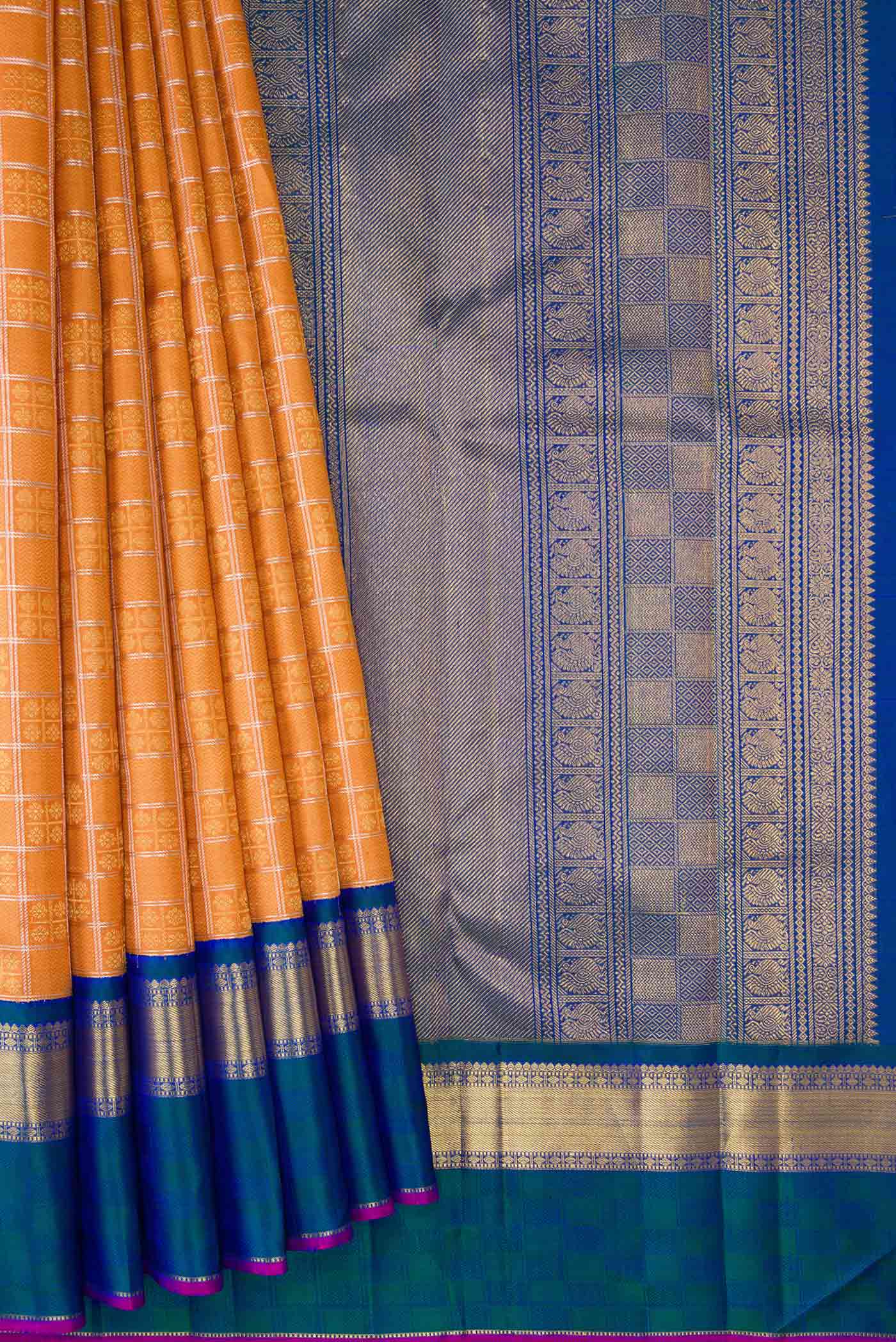 Pleats and pallu of Pure Silk Pure Zari Orange Dual Tone Kanchipuram Saree with Zari Brocade on the body and Zari Border