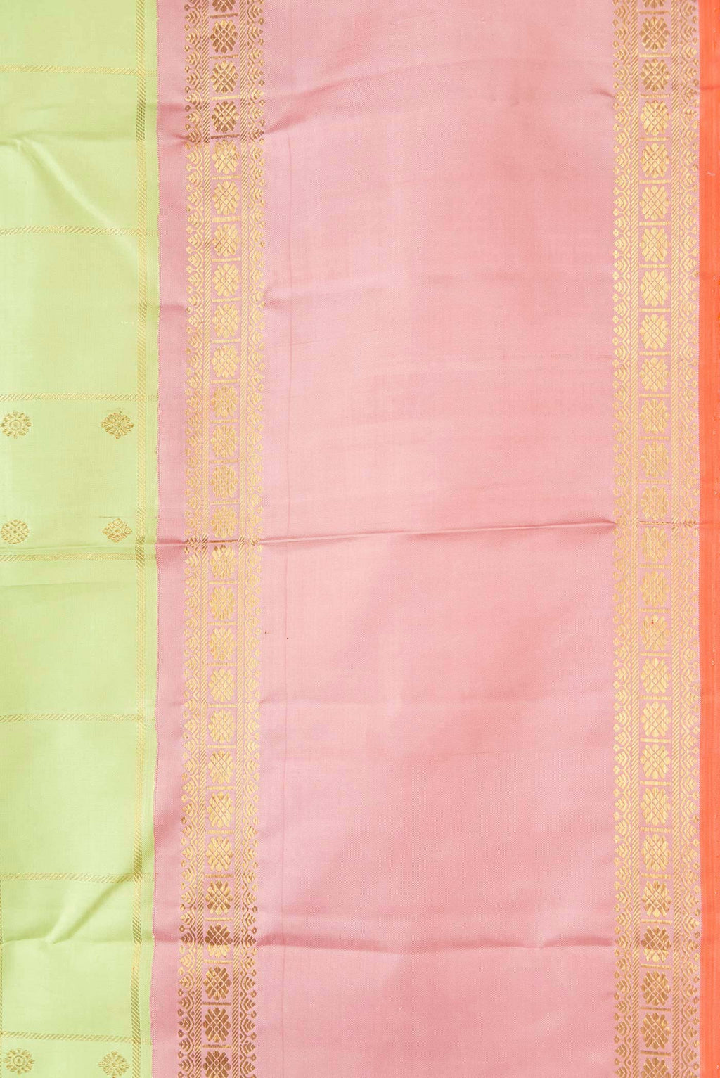 Border image of Pure Silk Pure Zari Parrot Green Dual Tone Kanchipuram Saree with Checked design on the body and Zari Border