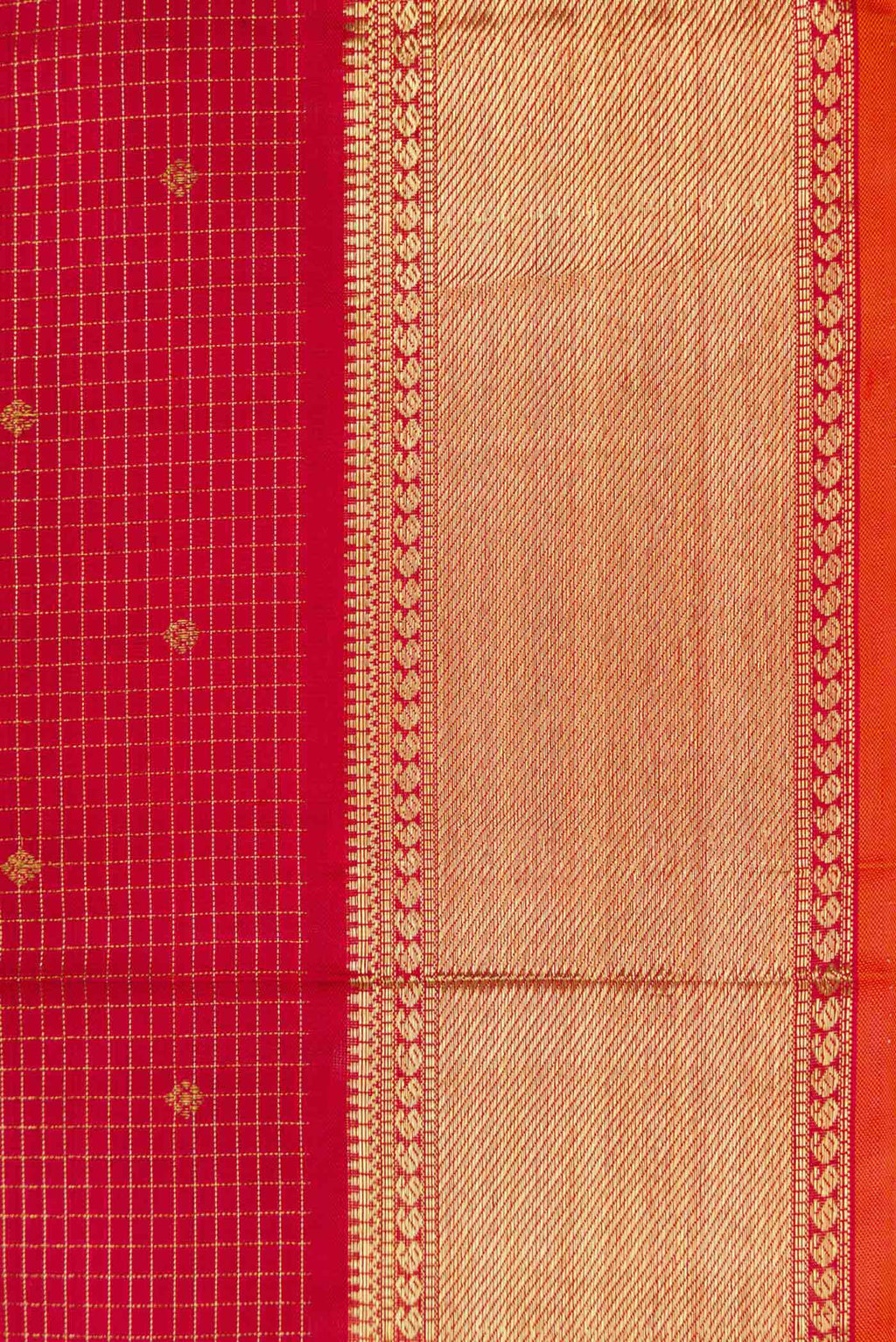 Border image of Pure Silk Pure Zari Maroon Dual Tone Kanchipuram Saree with Checked design on the body and Zari Border