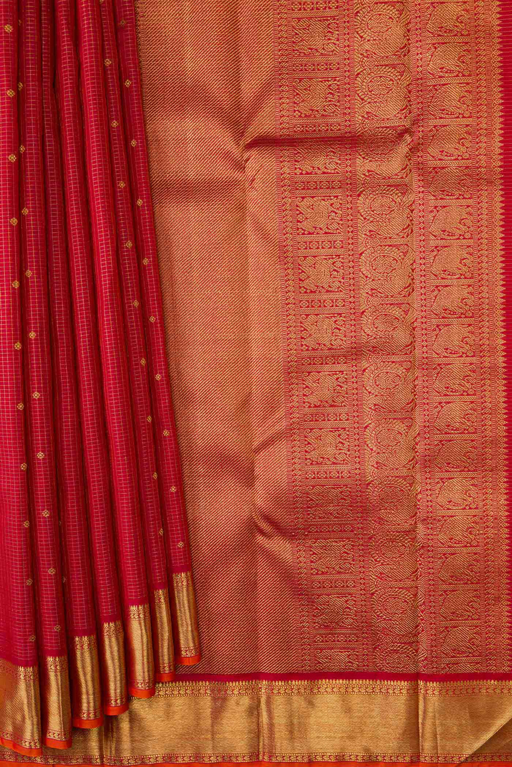 Pleats and pallu of Pure Silk Pure Zari Maroon Dual Tone Kanchipuram Saree with Checked design on the body and Zari Border