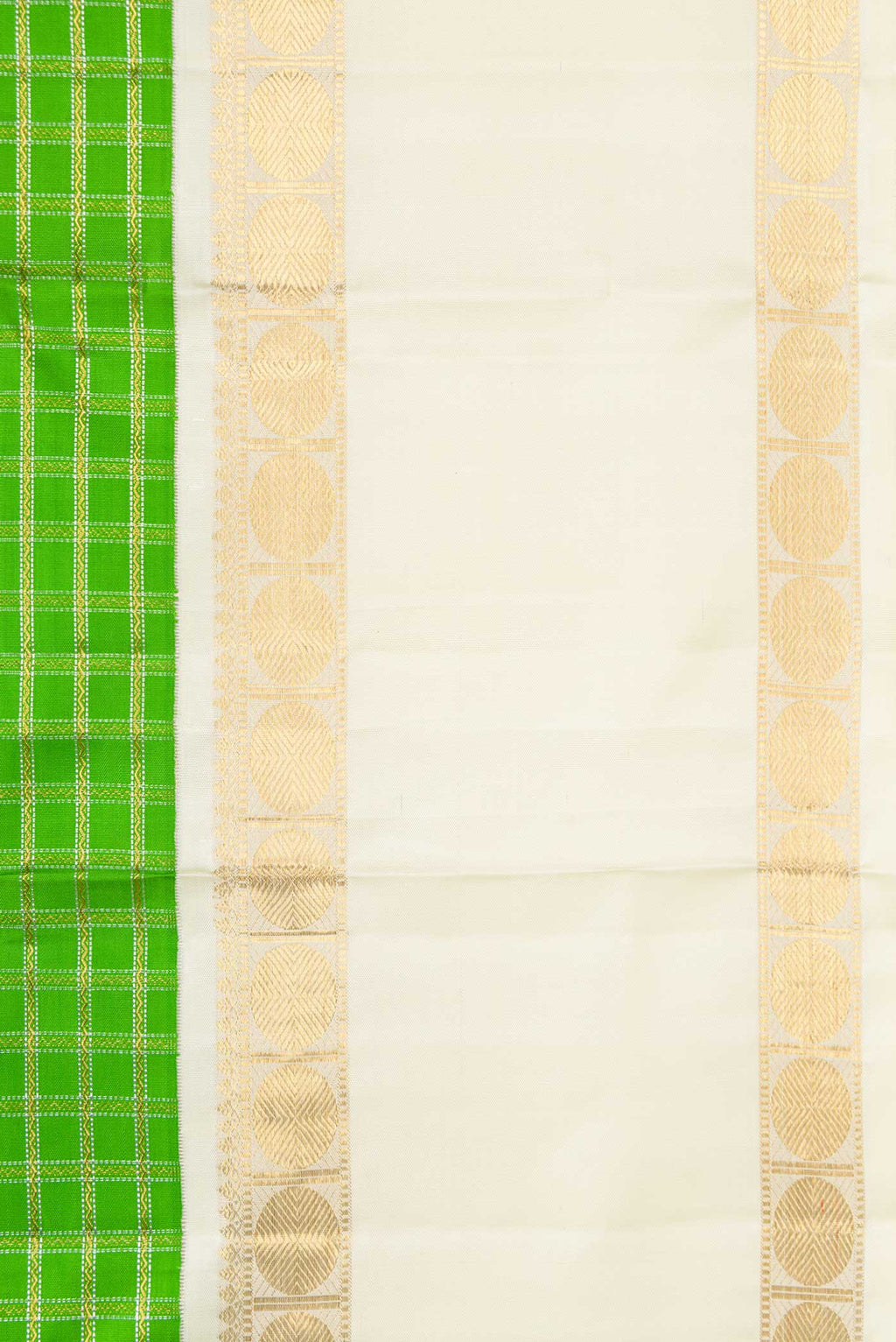 Border image of Pure Silk Pure Zari Parrot Green Dual Tone Kanchipuram Saree with Checked design on the body and Zari Border