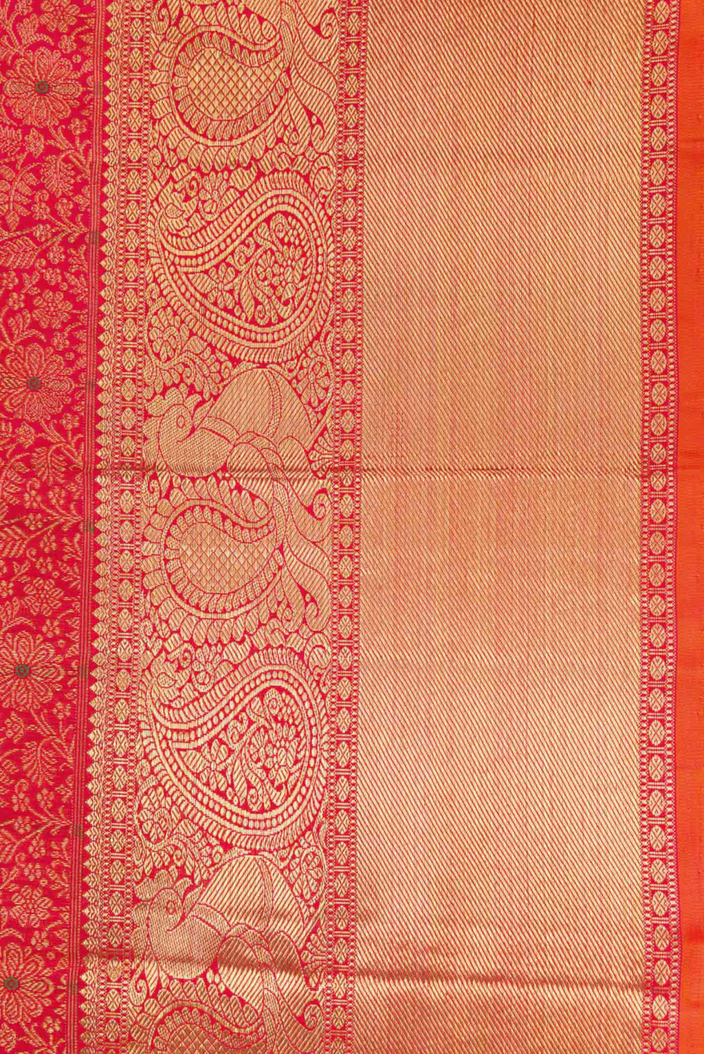 Border image of Pure Silk Pure Zari Red Dual Tone Kanchipuram Saree with Zari Brocade on the body and Zari Border