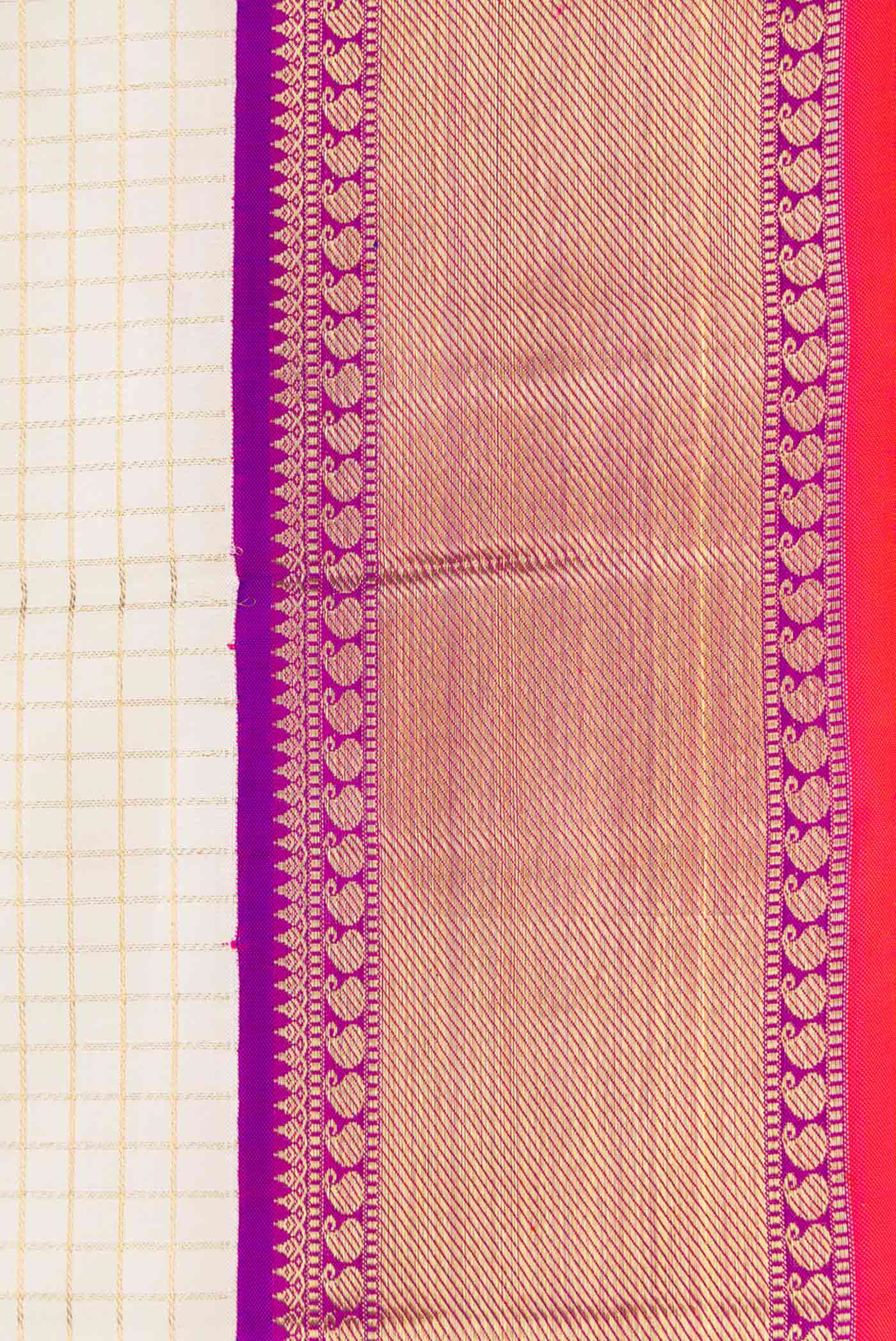 Border image of Pure Silk Pure Zari Off White Dual Tone Kanchipuram Saree with Checked design on the body and Zari Border