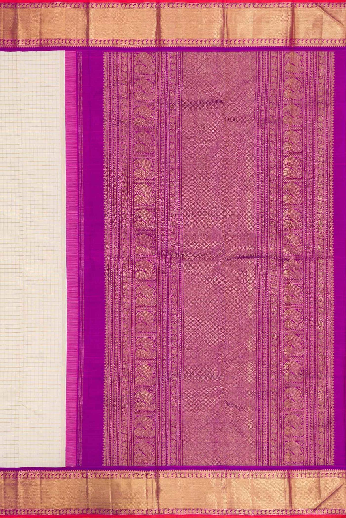 Close up image of the pallu of Pure Silk Pure Zari Off White Dual Tone Kanchipuram Saree with Checked design on the body and Zari Border