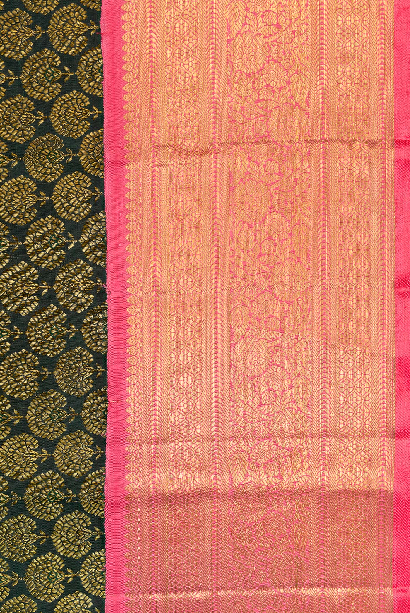Border image of Bottle Green Dual Tone Kanjivaram Silk Saree with Zari Brocade on the body and Zari Border. 
