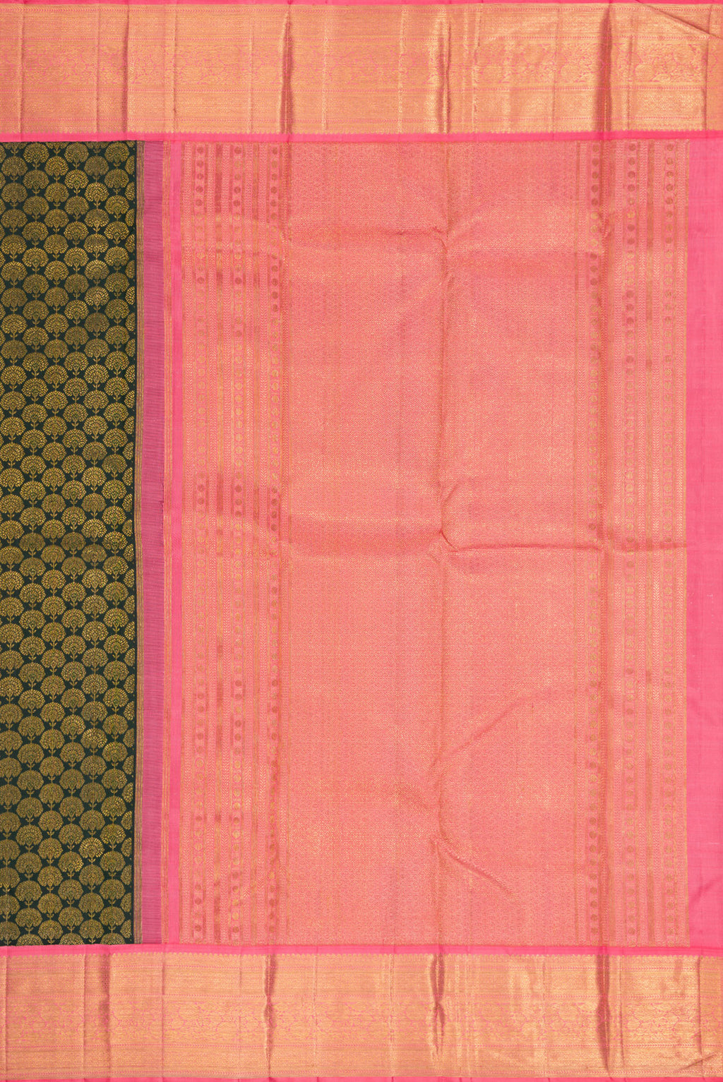 Close up image of the pallu of Bottle Green Dual Tone Kanjivaram Silk Saree with Zari Brocade on the body and Zari Border. 
