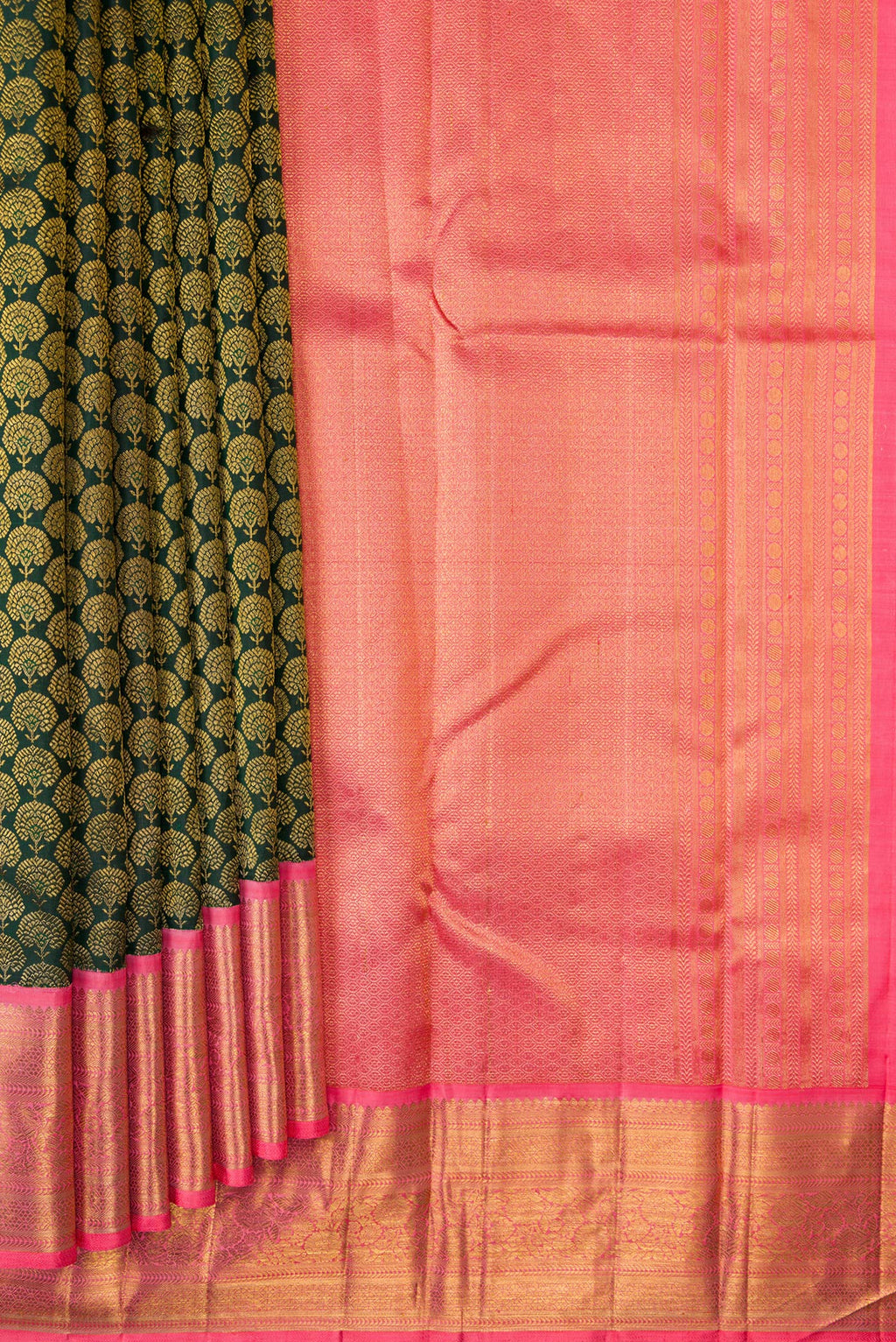 Pleats and pallu of Bottle Green Dual Tone Kanjivaram Silk Saree with Zari Brocade on the body and Zari Border. 