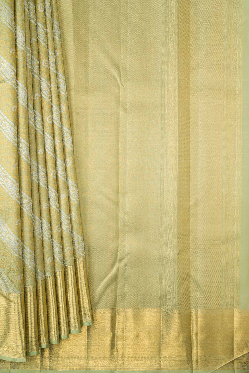 pleats pallu