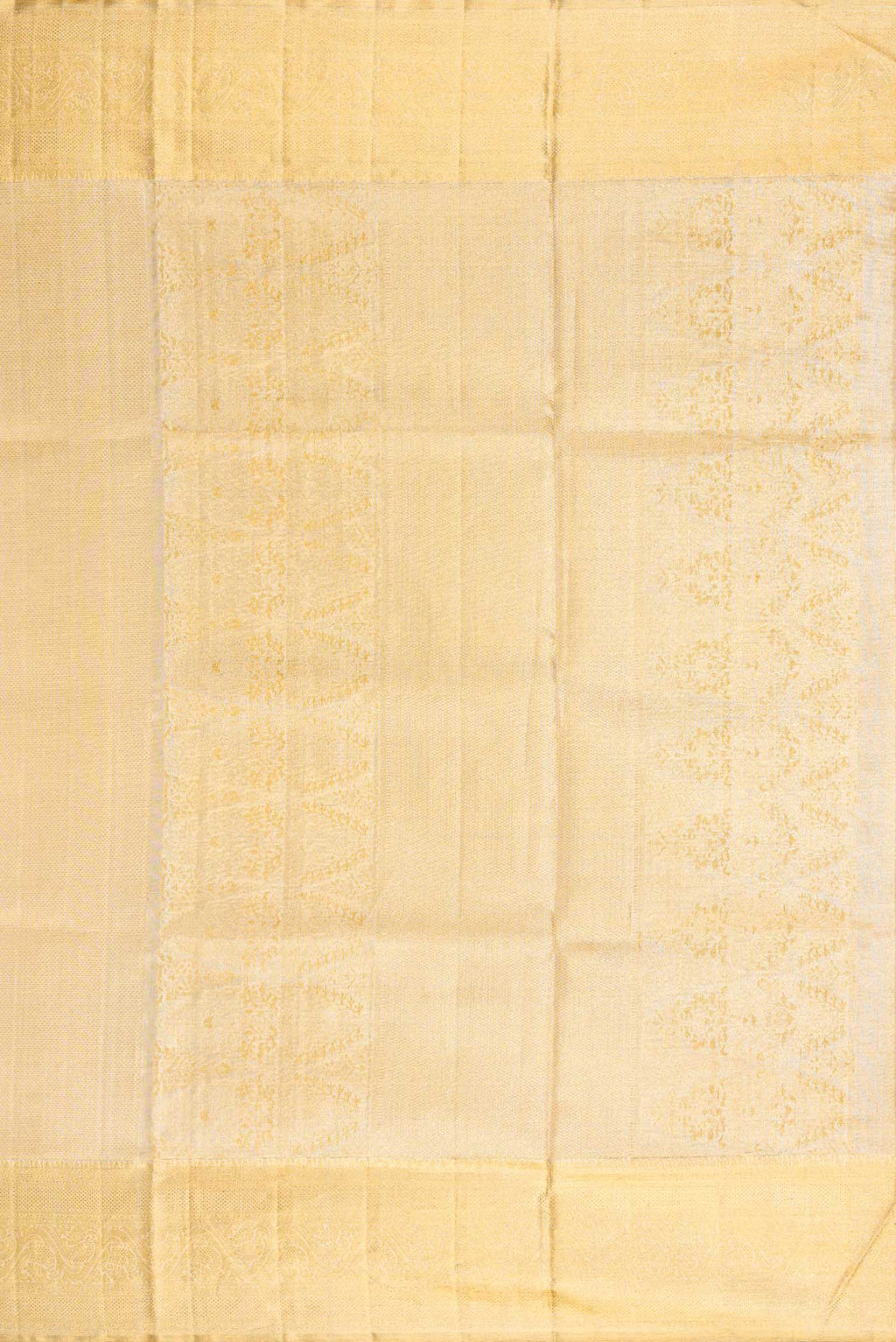 Close up image of the pallu of Gold Dual Tone Kanjivaram Tissue Silk Saree with Zari Brocade on the body and Zari Border. 
