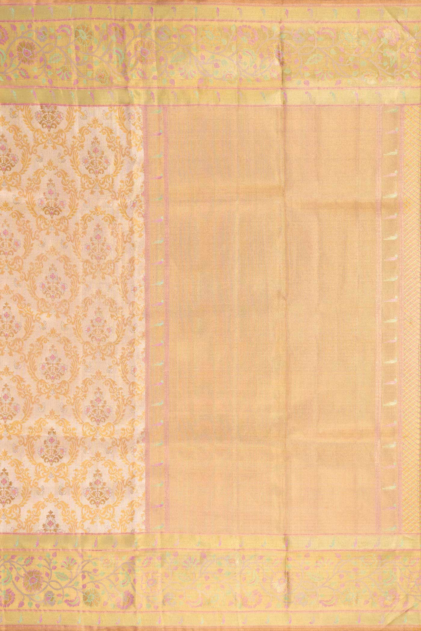 Close up image of the pallu of Gold Dual Tone Kanjivaram Tissue Silk Saree with Zari Brocade on the body and Zari Border. 