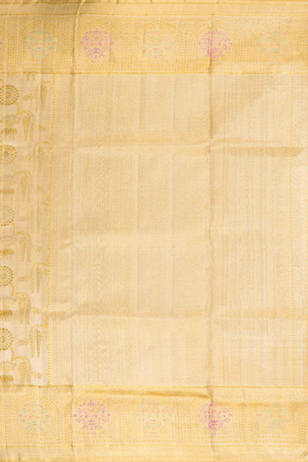 Close up image of the pallu of Gold Dual Tone Kanjivaram Tissue Silk Saree with Zari Brocade on the body and Fancy Border. 