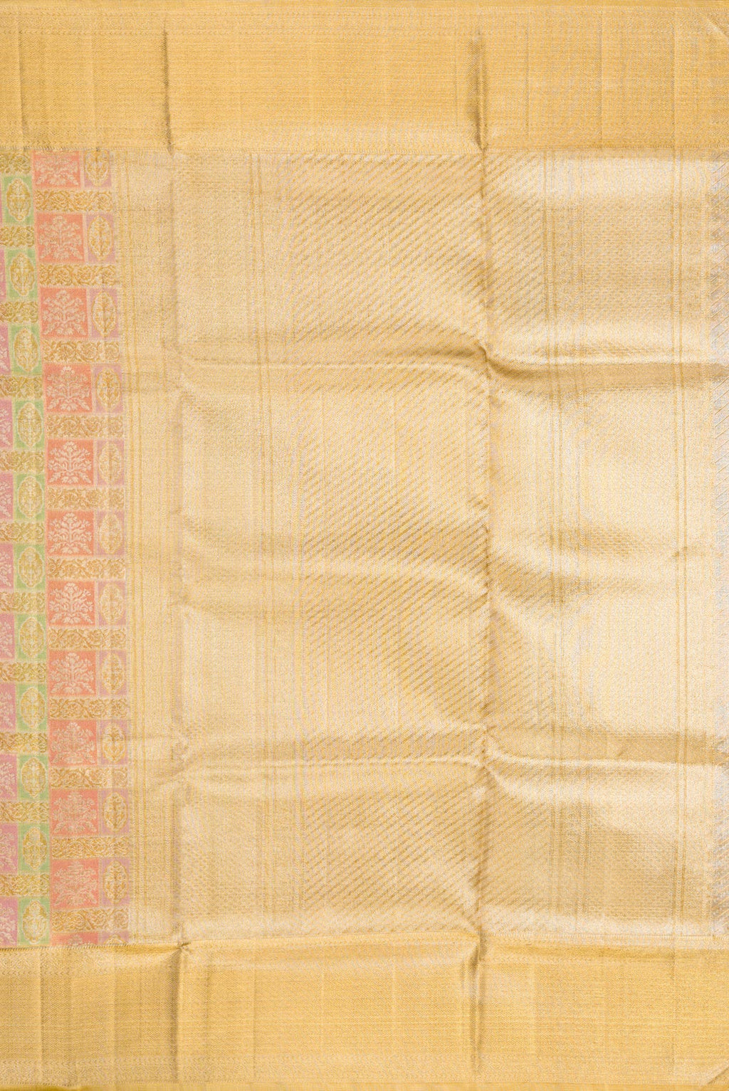Close up image of the pallu of Pista Green Dual Tone Kanjivaram Tissue Silk Saree with Zari Brocade on the body and Zari Border. 