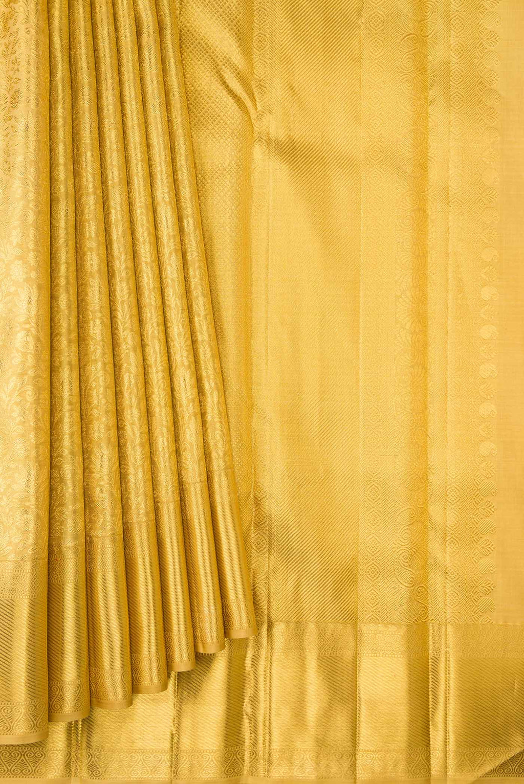 Pleats and pallu of Pure Silk Pure Zari Gold Dual Tone Kanjivaram Tissue Saree with Zari Brocade on the body and Zari Border. 