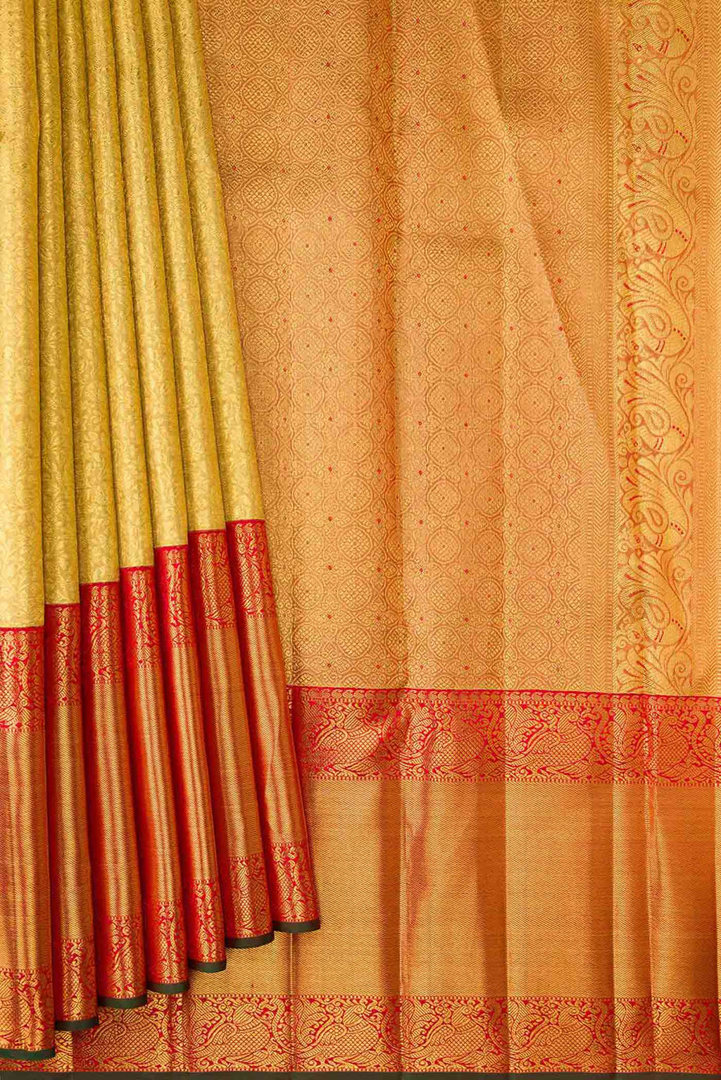 Pleats and pallu of Pure Silk Pure Zari Gold Dual Tone Kanjivaram Tissue Saree with Zari Brocade on the body and Zari Border. 