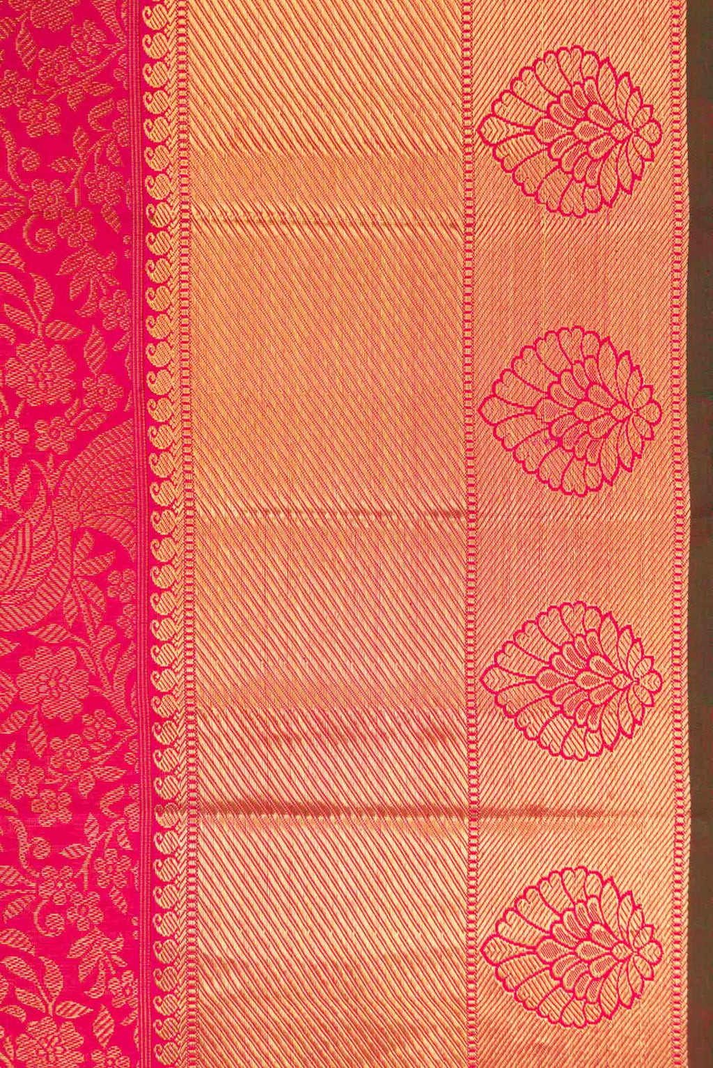 Border image of Pure Silk Pure Zari Pink Dual Tone Kanjivaram Saree with Zari Brocade on the body and Zari Border. 