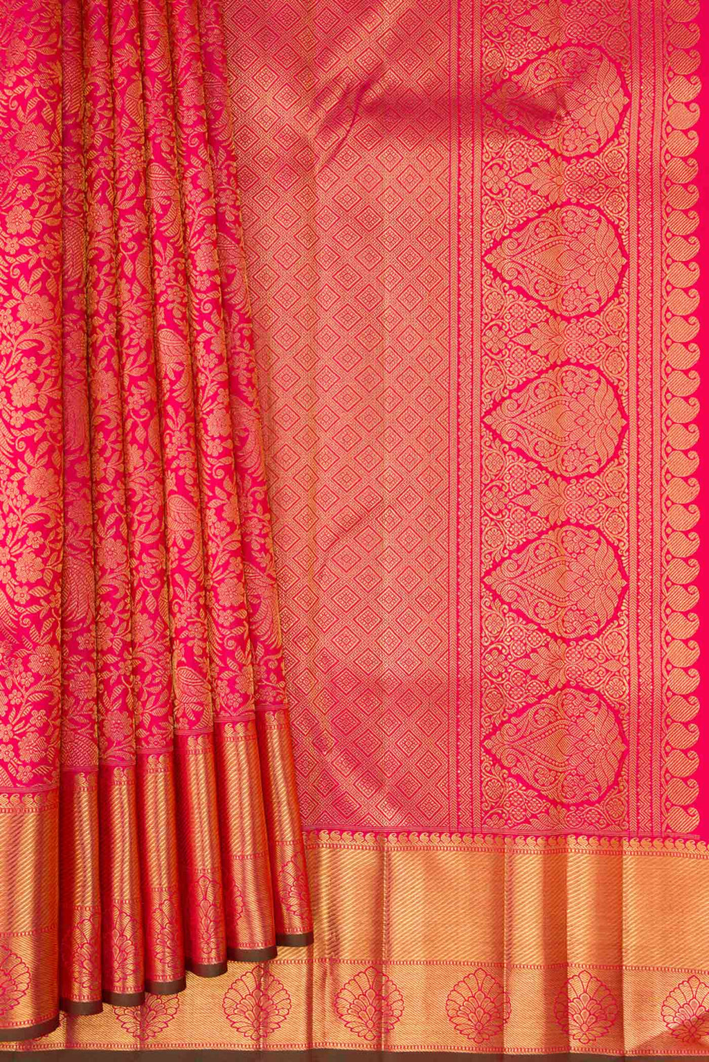 Pleats and pallu of Pure Silk Pure Zari Pink Dual Tone Kanjivaram Saree with Zari Brocade on the body and Zari Border. 