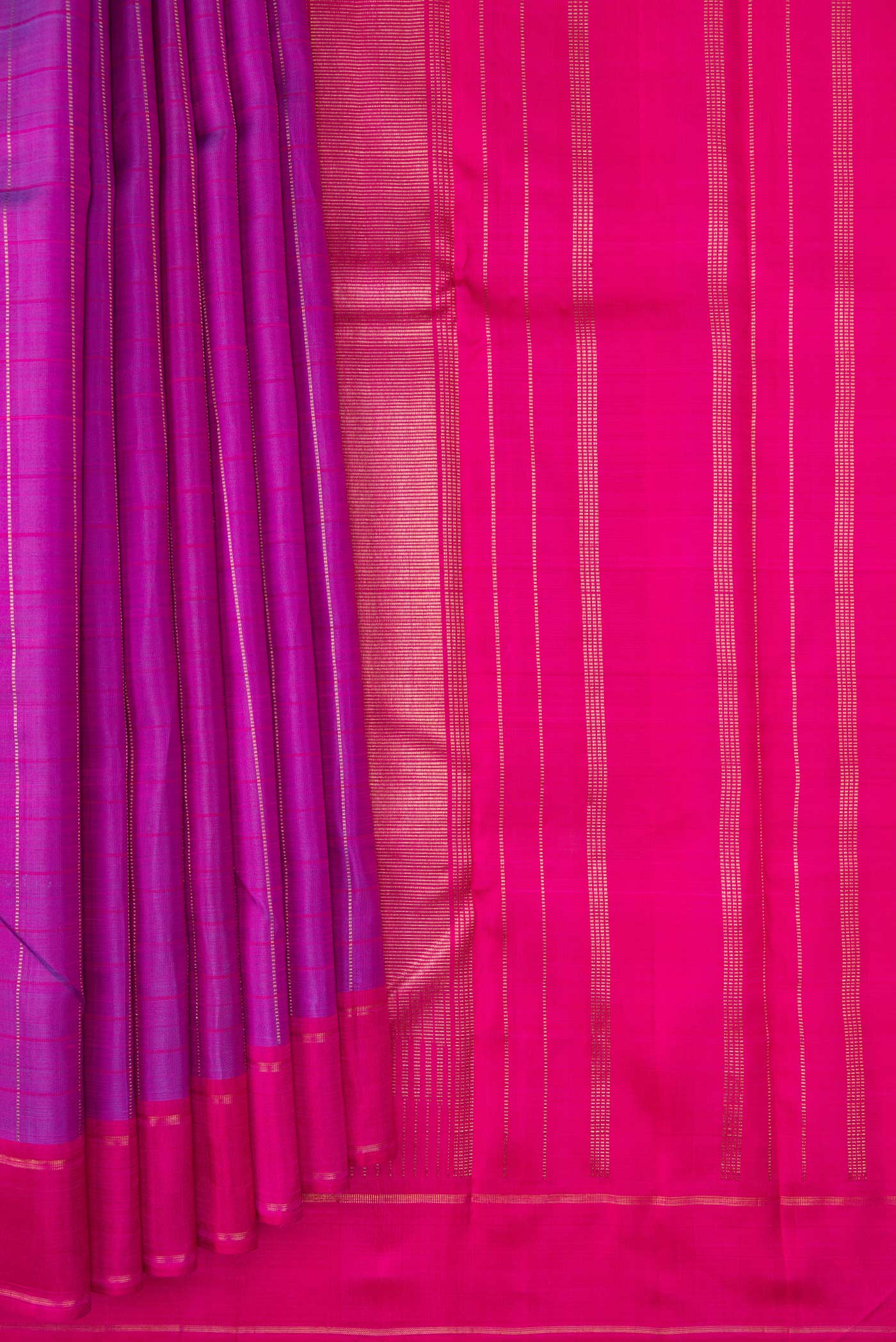 Pleats and pallu of Purple Dual Tone Kanjivaram Silk Saree with Checked design on the body and Zari Border. 