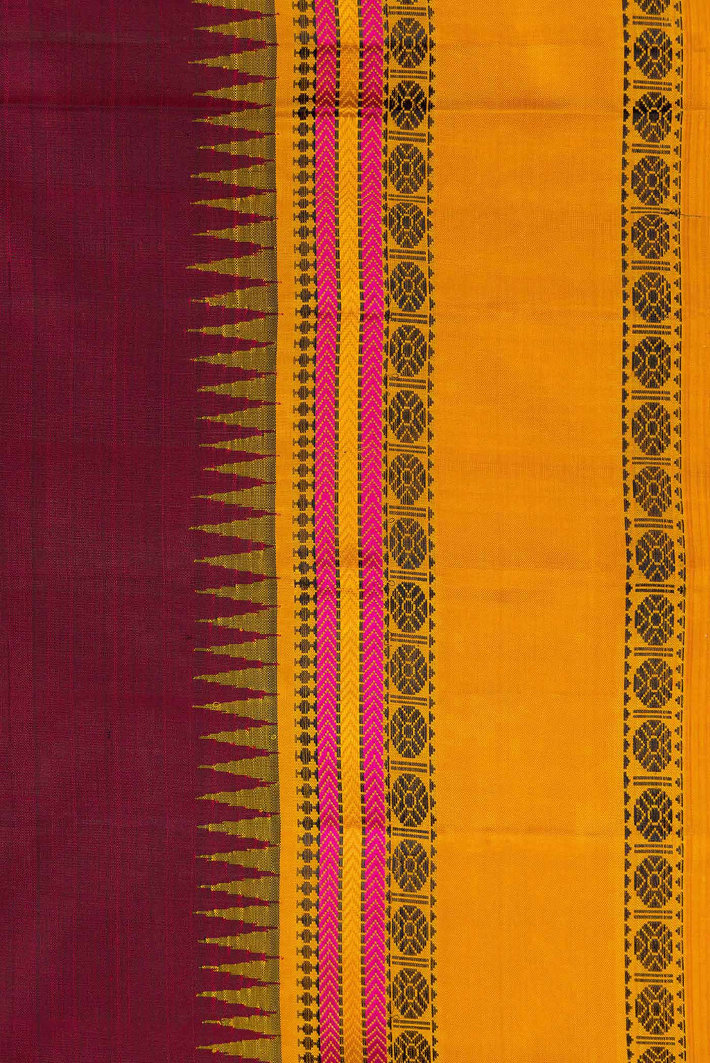 Border image of Maroon Dual Tone Kanjivaram Silk Saree with Plain Body and Thread Border. 