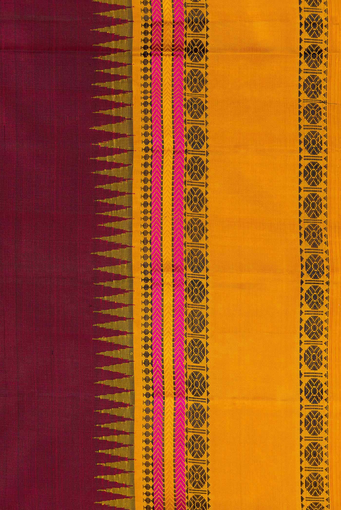 Border image of Maroon Dual Tone Kanjivaram Silk Saree with Plain Body and Thread Border. 