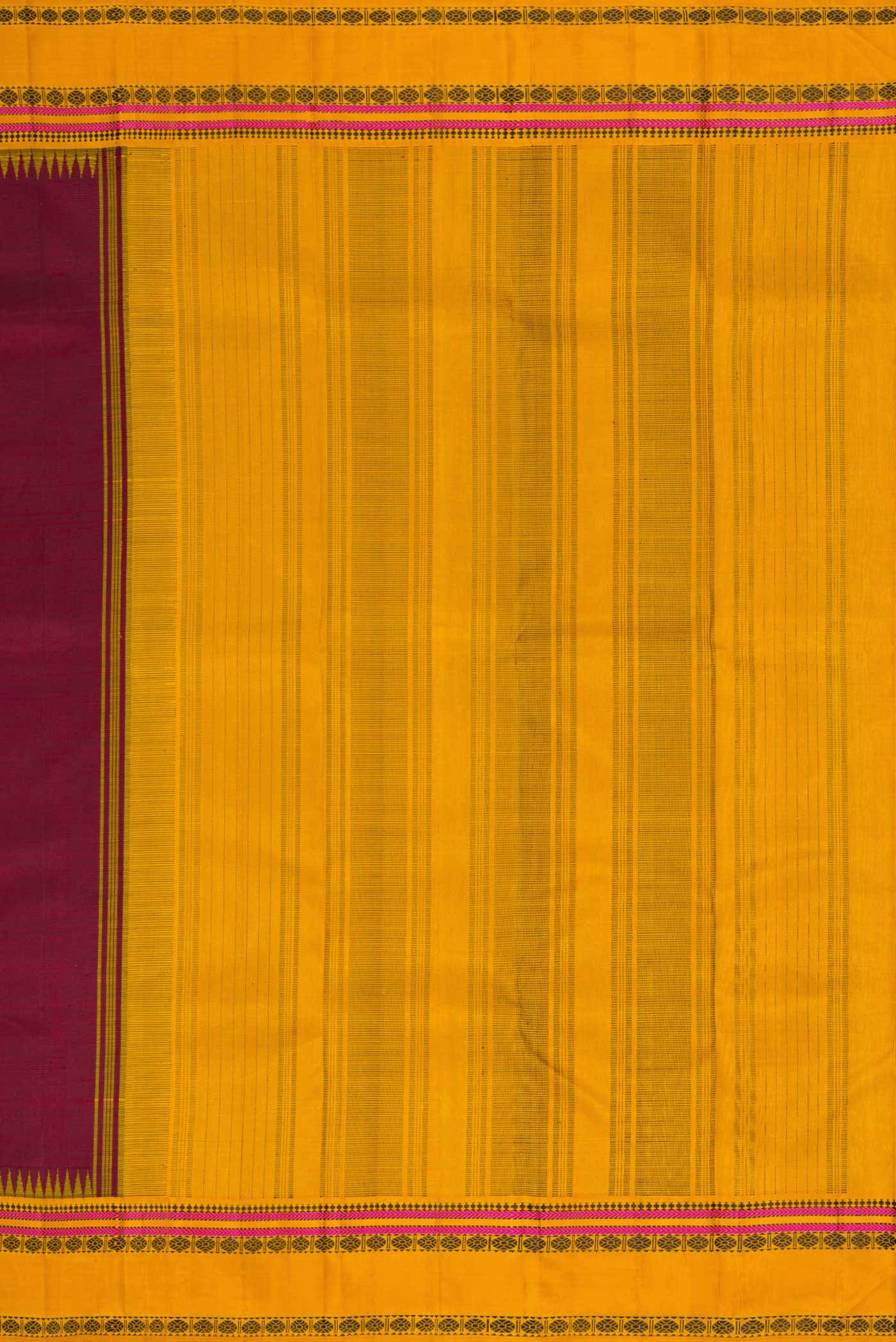 Close up image of the pallu of Maroon Dual Tone Kanjivaram Silk Saree with Plain Body and Thread Border. 