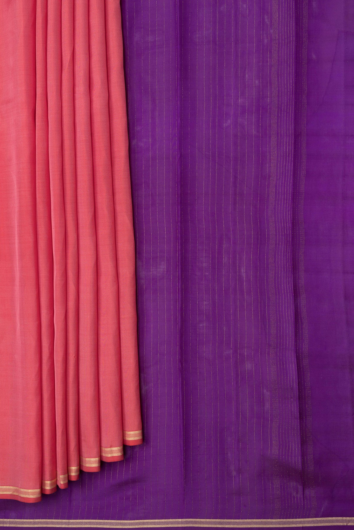 Pleats and pallu of Pink Dual Tone Kanjivaram Silk Saree with Zari Butta on the body and Zari Border. 