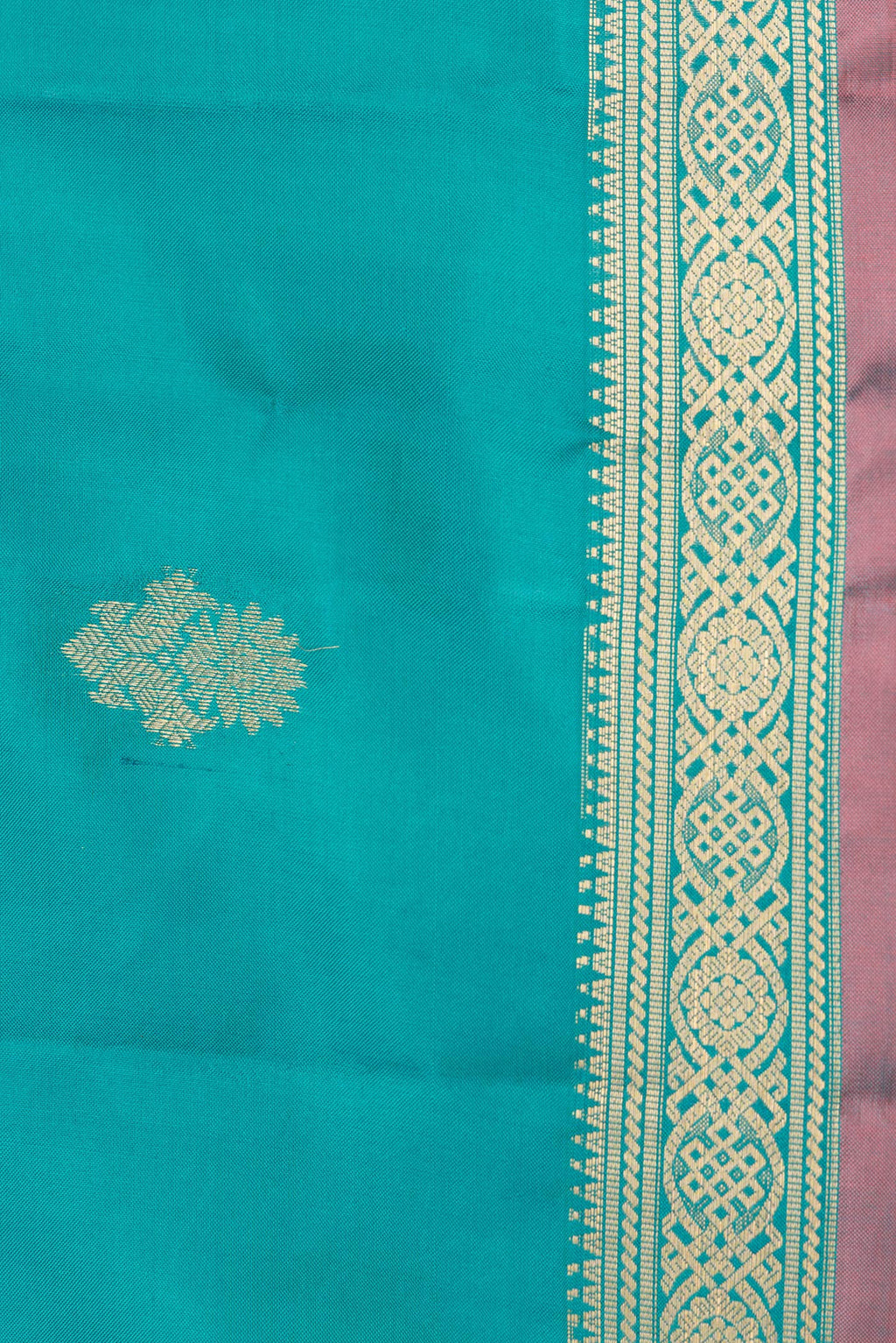 Border image of Green Dual Tone Kanjivaram Silk Saree with Zari Butta on the body and Zari Border. 