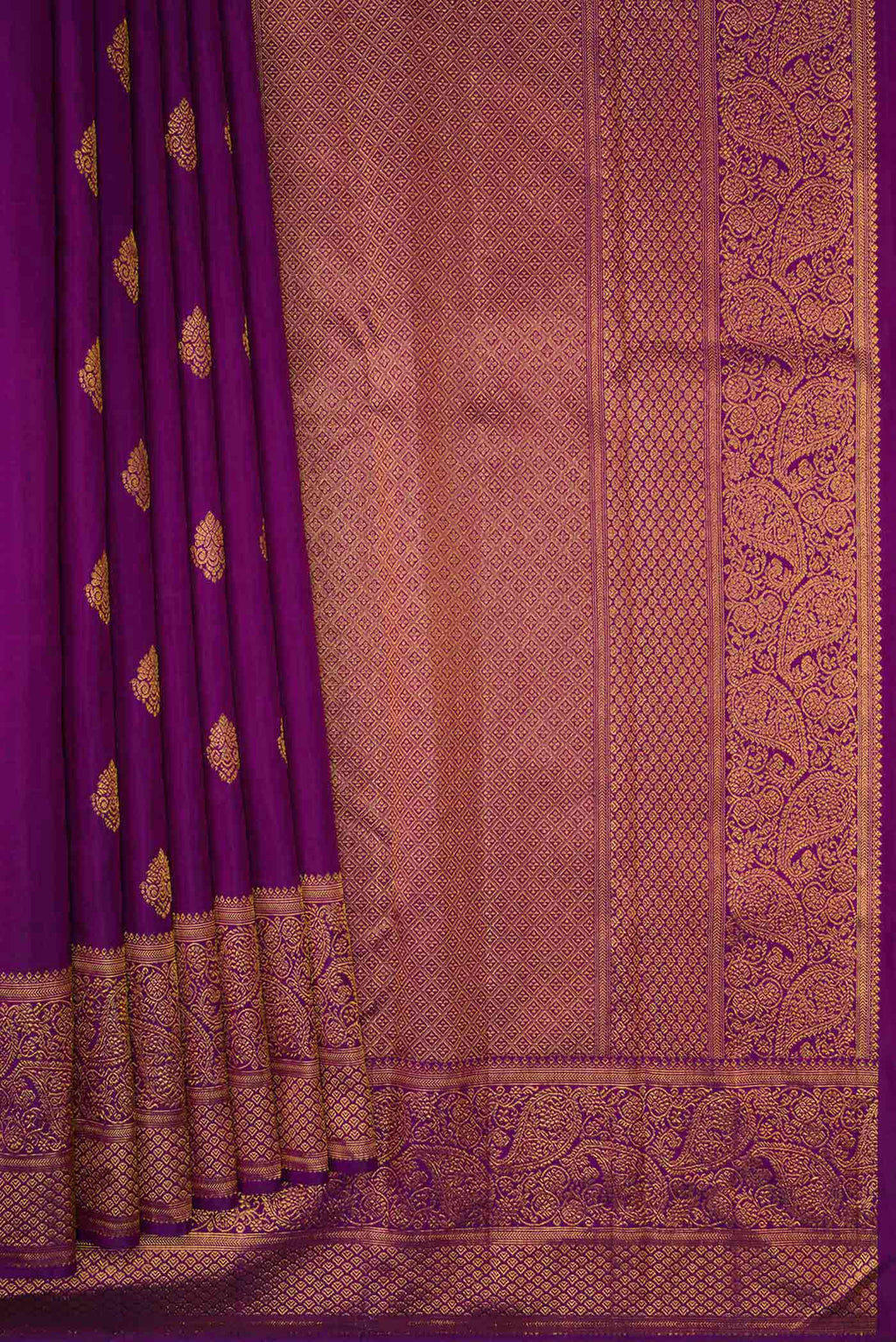 Pleats and pallu of Purple Dual Tone Kanchipuram Silk Saree with Zari Butta on the body and Zari Border
