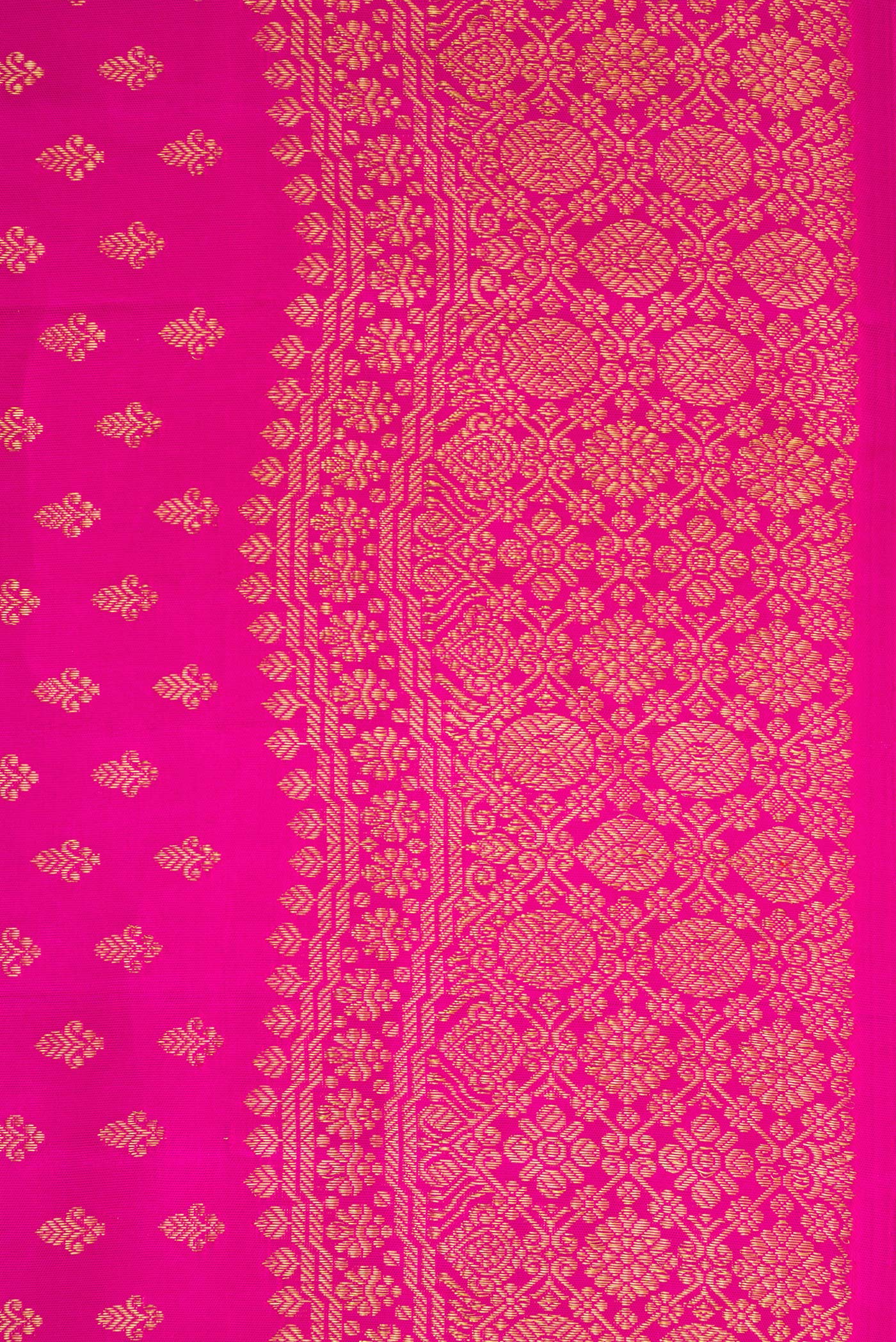 Border image of Pure Silk Pure Zari Pink Dual Tone Kanjivaram Saree with Zari Butta on the body and Zari Border. 