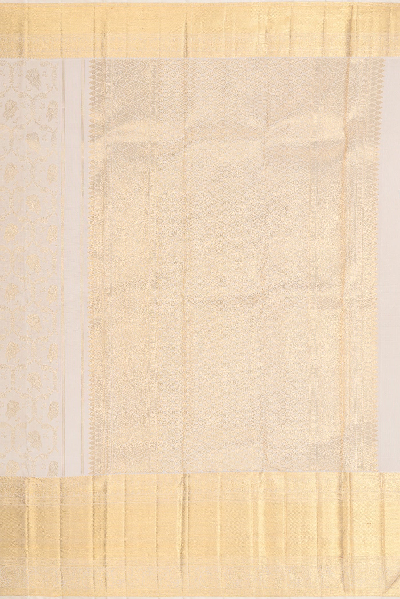 Close up image of the pallu of Off White Dual Tone Kanchipuram Silk Saree with Zari Brocade on the body and Zari Border. 