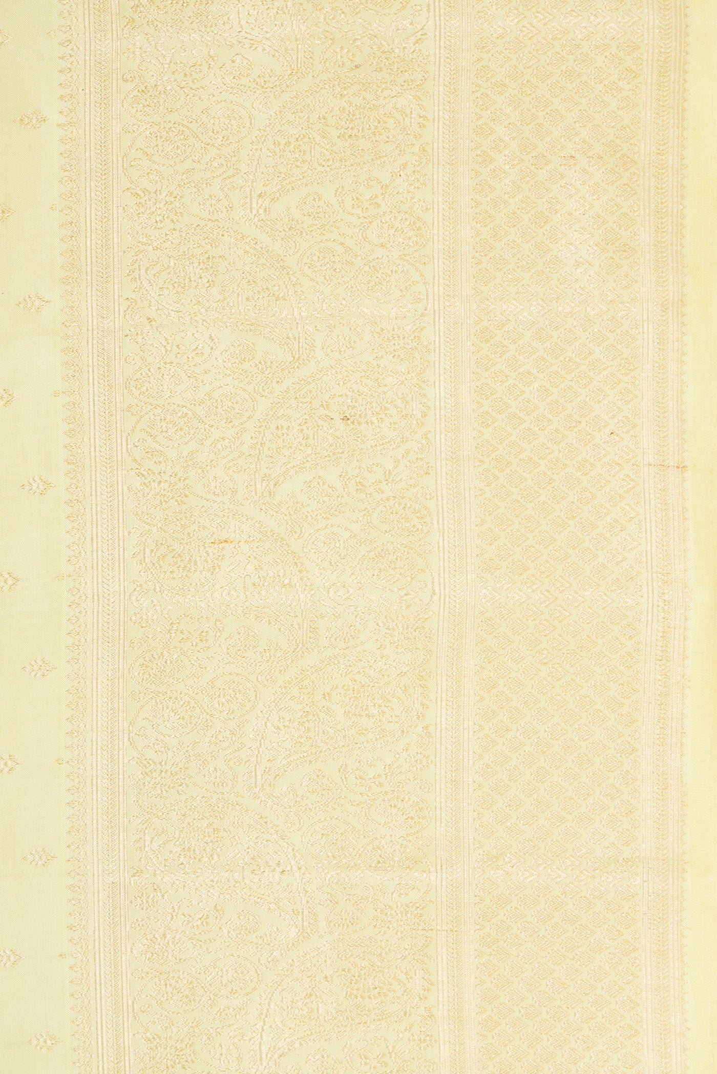 Border image of Pista Green Dual Tone Kanchipuram Silk Saree with Zari Butta on the body and Zari Border. 
