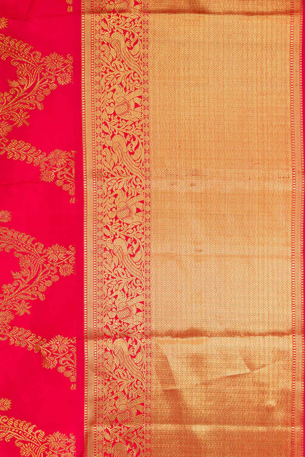 Border image of Dark Pink Dual Tone Kanjivaram Silk Saree with Zari Butta on the body and Zari Border. 