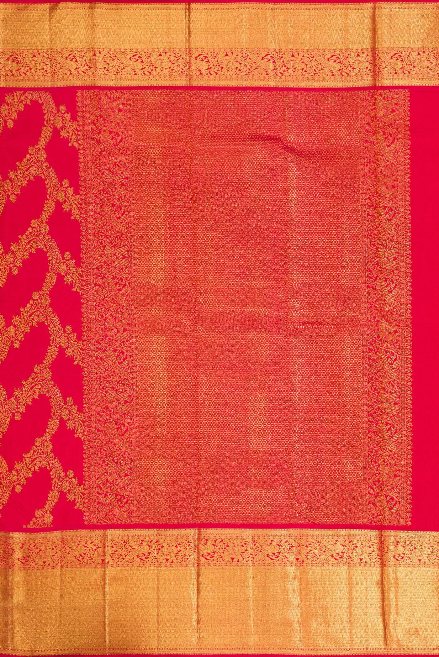 Close up image of the pallu of Dark Pink Dual Tone Kanjivaram Silk Saree with Zari Butta on the body and Zari Border. 
