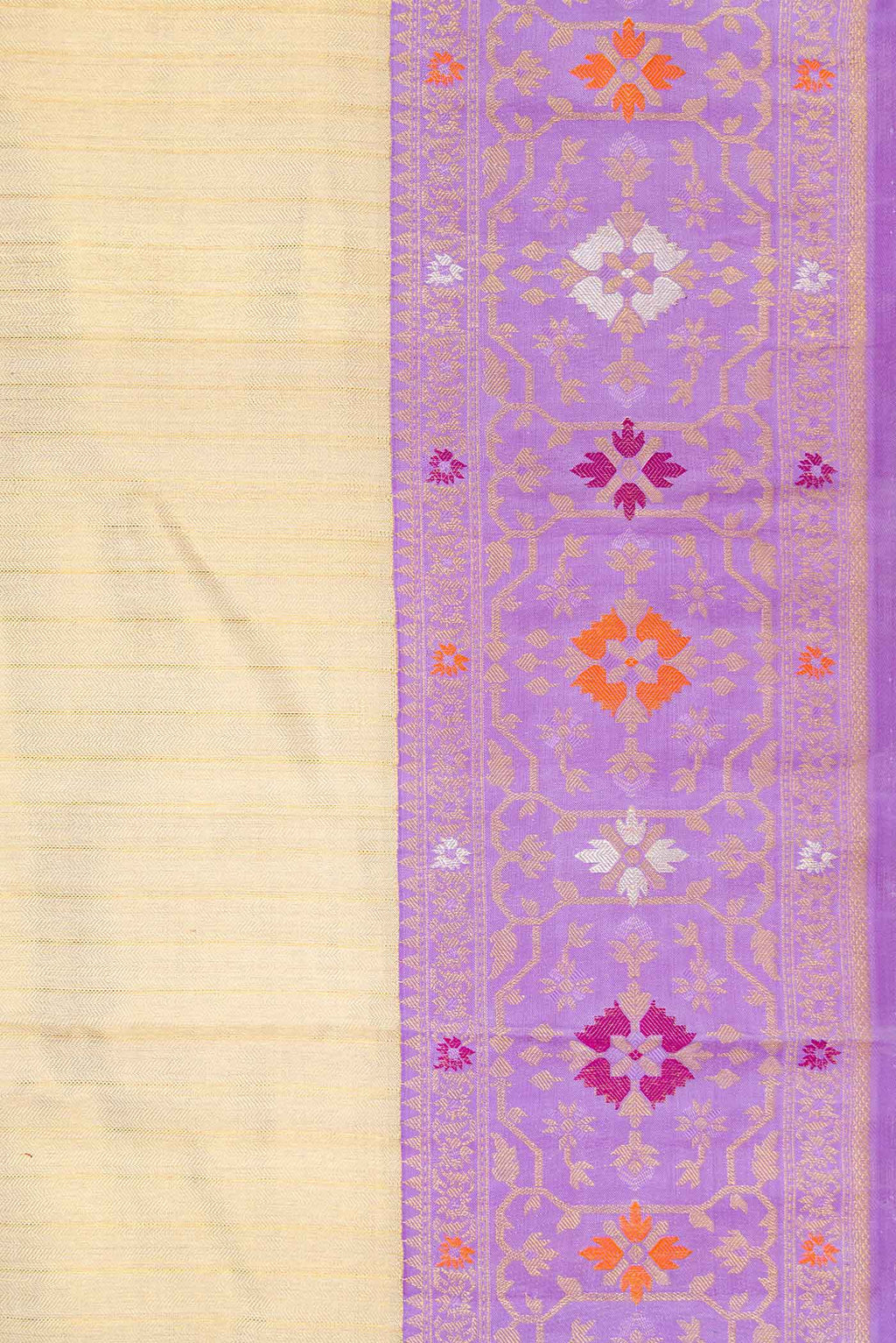 Border image of Gold Dual Tone Kanjivaram Tissue Silk Saree with Zari Brocade on the body and Zari And Thread Border. 