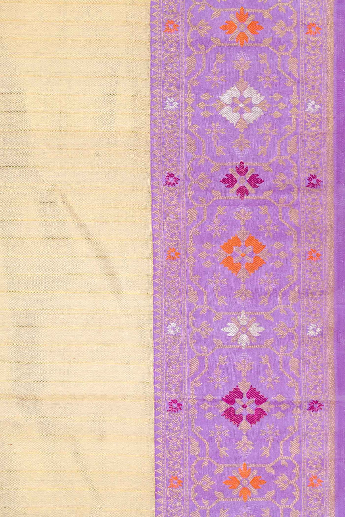 Border image of Gold Dual Tone Kanjivaram Tissue Silk Saree with Zari Brocade on the body and Zari And Thread Border. 
