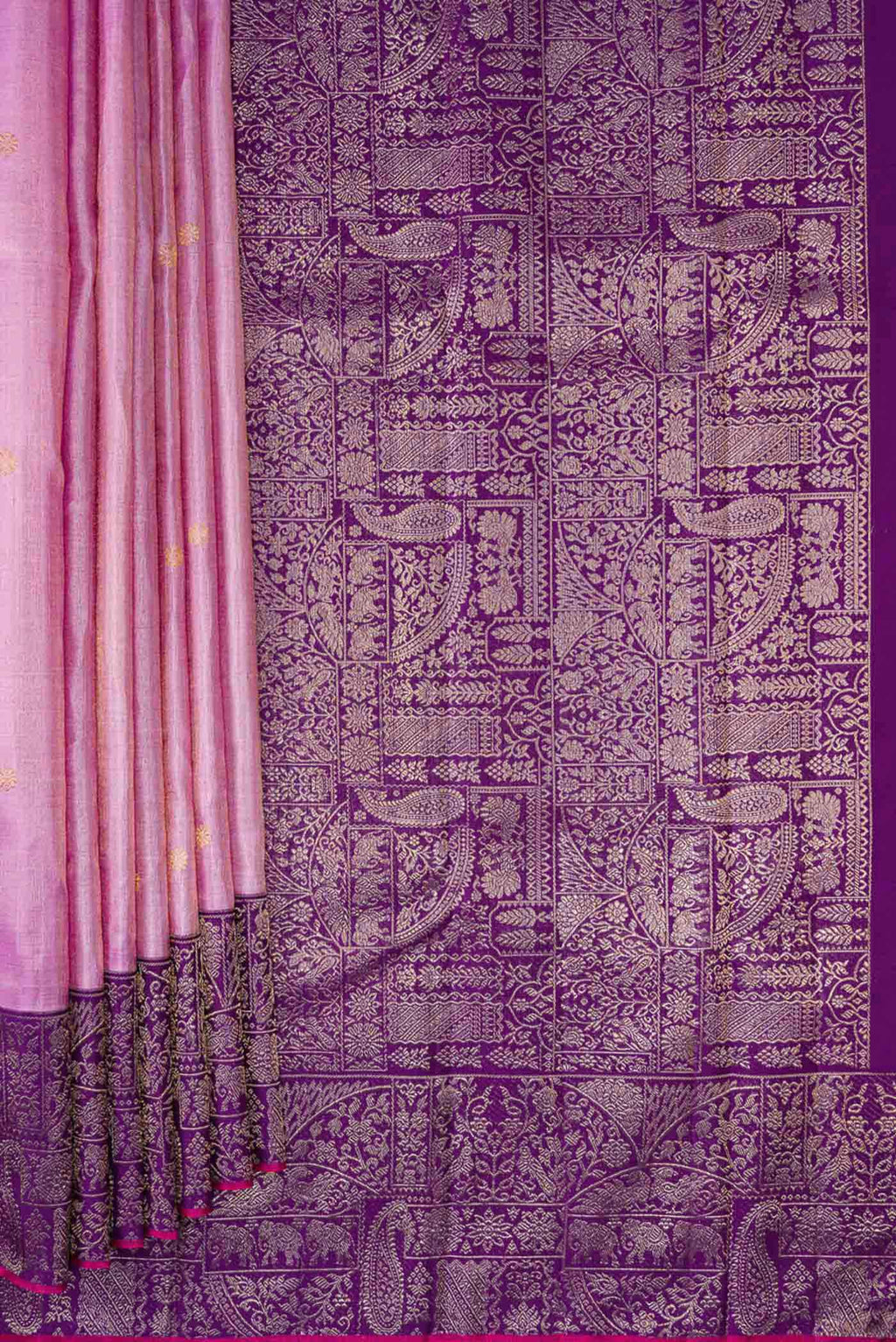 Pleats and pallu of Lavender Dual Tone Kanjivaram Tissue Silk Saree with Zari Brocade on the body and Zari Border. 